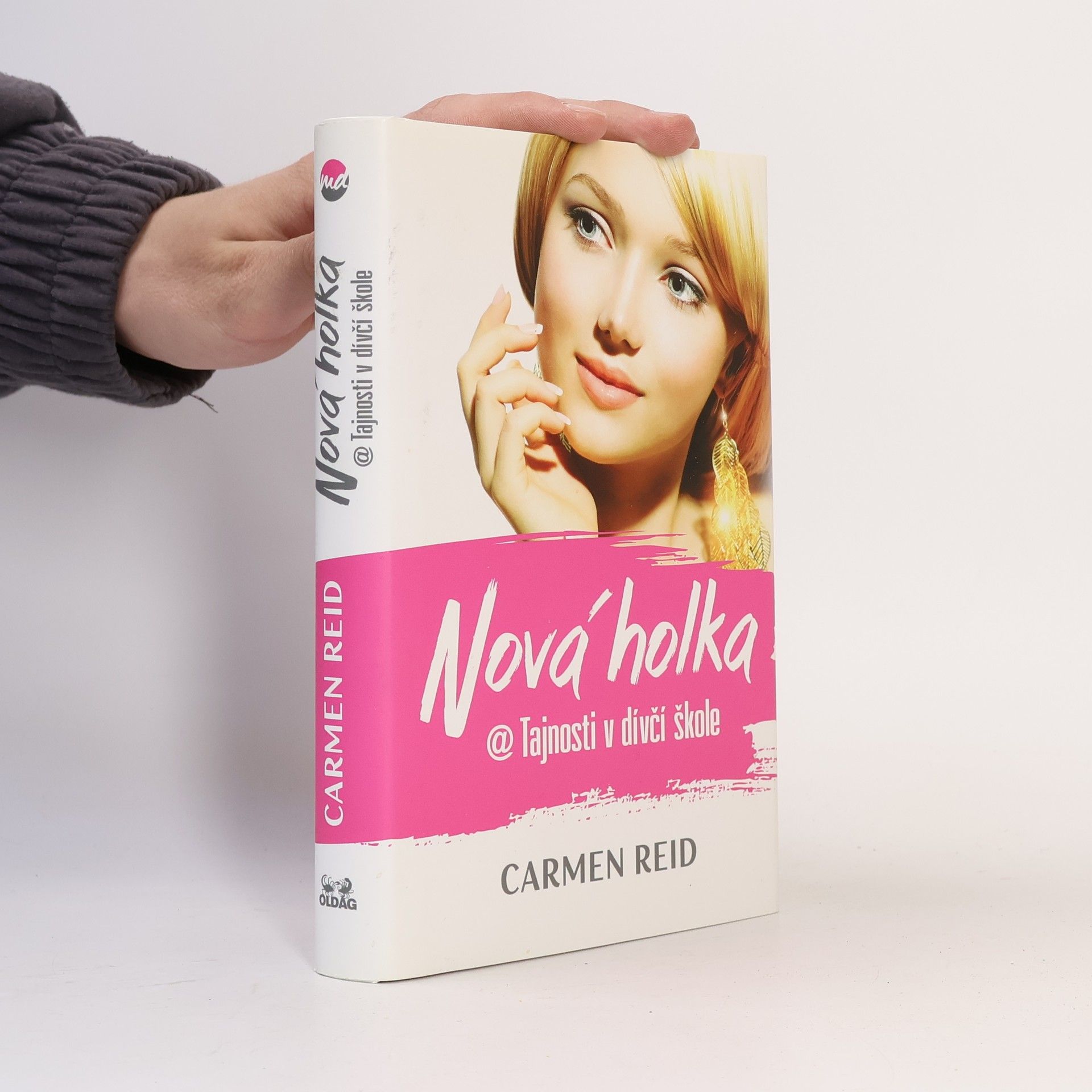 Carmen Reid Nová holka @ Tajnosti v dívčí škole