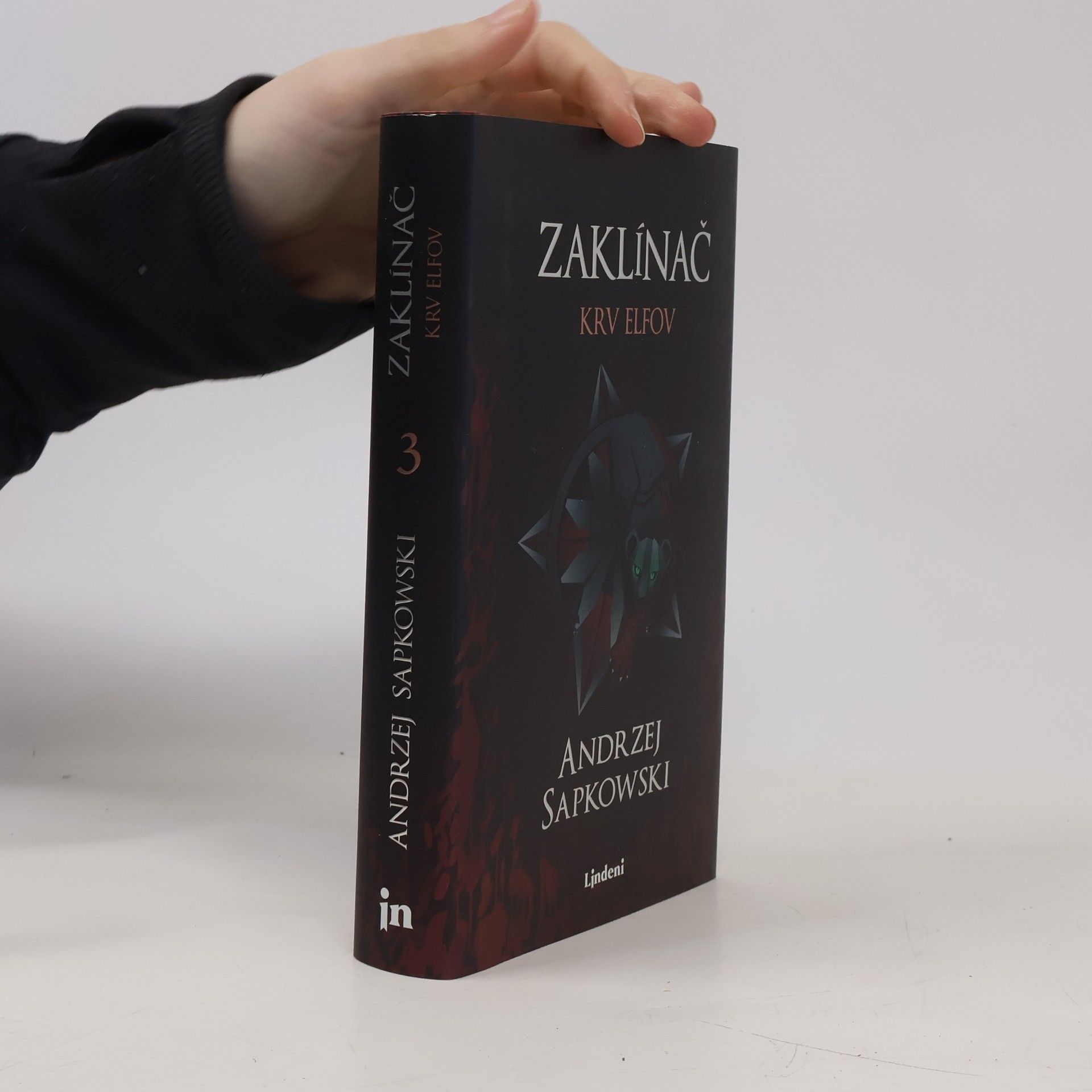 Andrzej Sapkowski Zaklínač. Krv elfov