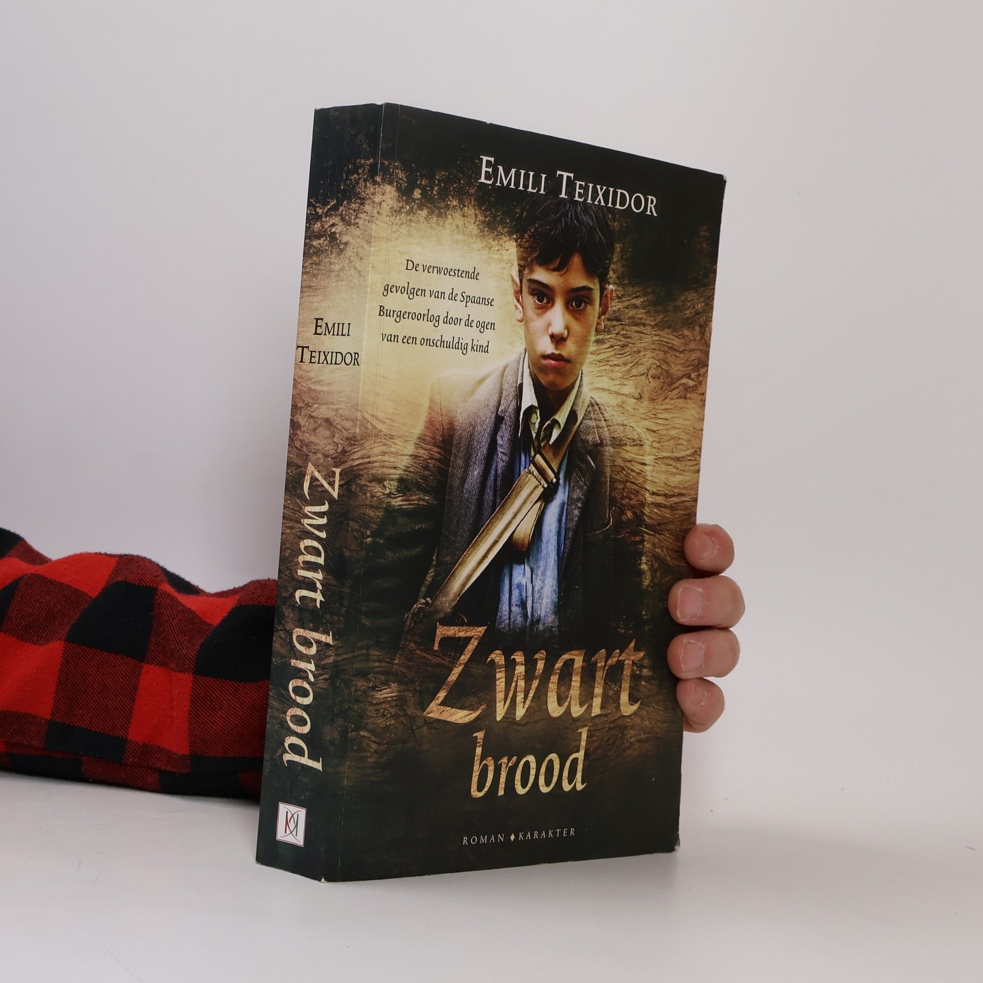 Emili Teixidor Zwart brood