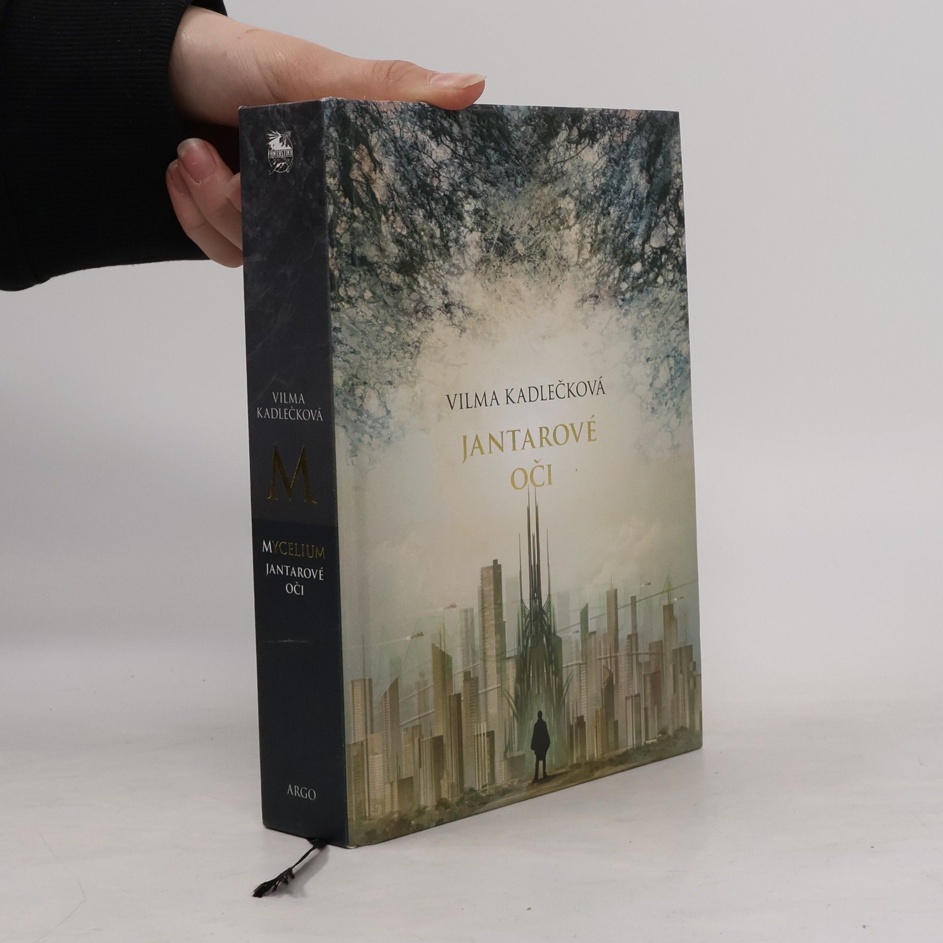 Vilma Kadlečková Mycelium. Jantarové oči