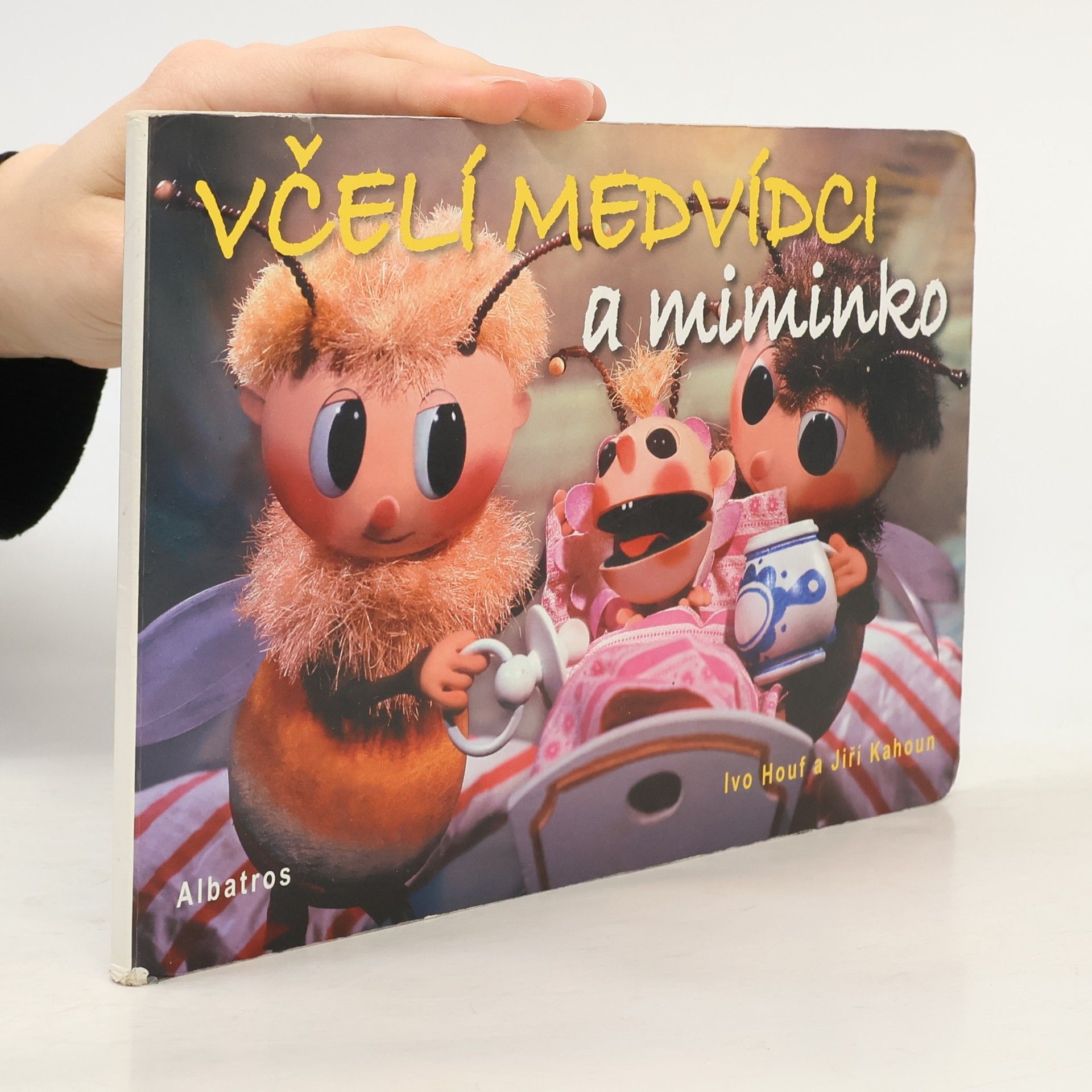 Ivo Houf Včelí medvídci a miminko