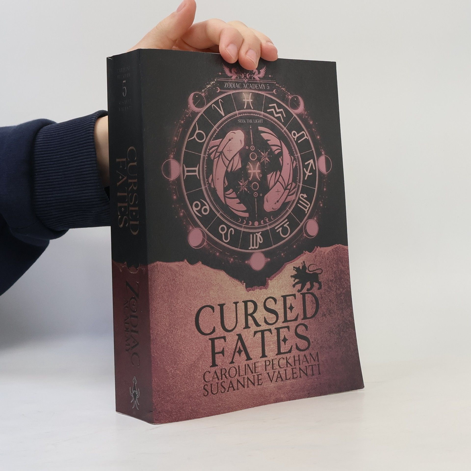 Susanne Valenti Zodiac Academy - 5: Cursed Fates
