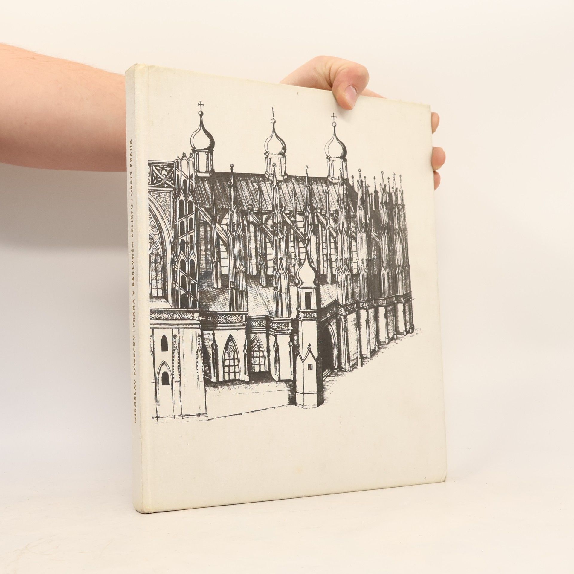 Miroslav Korecký Praha v barevném reliéfu