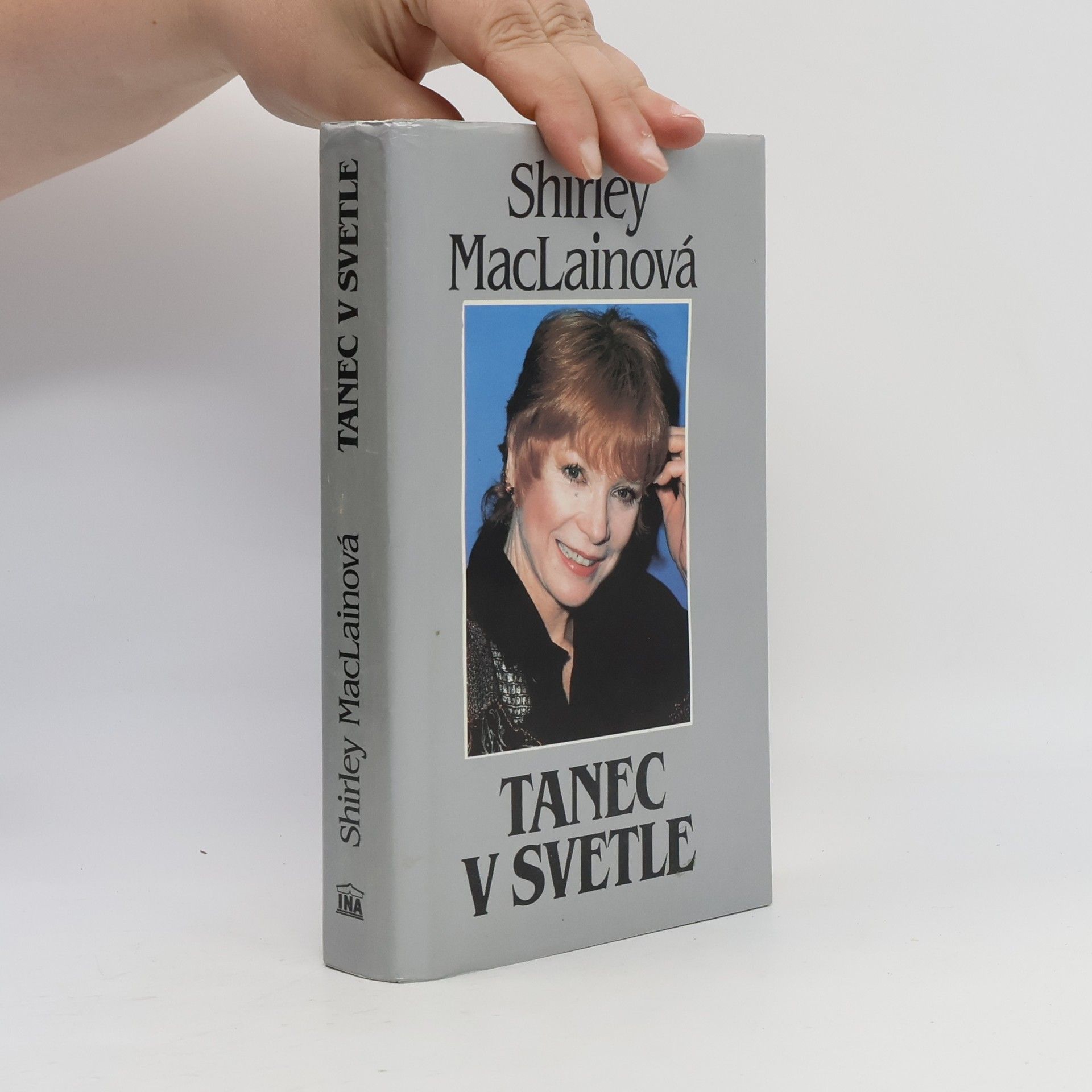 Shirley MacLaine Tanec v svetle