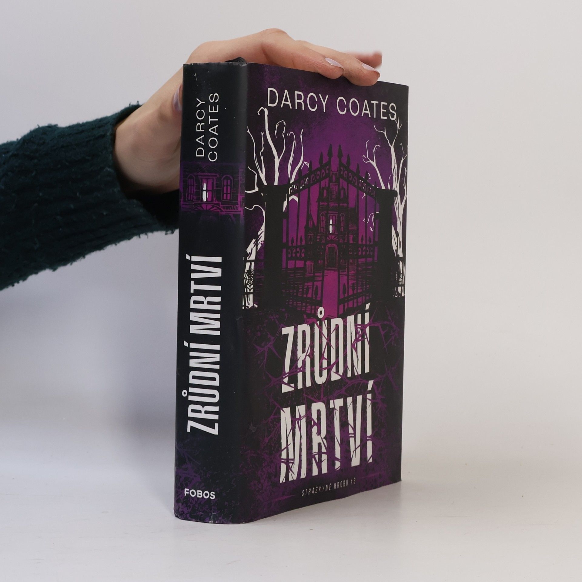 Darcy Coates Zrůdní mrtví