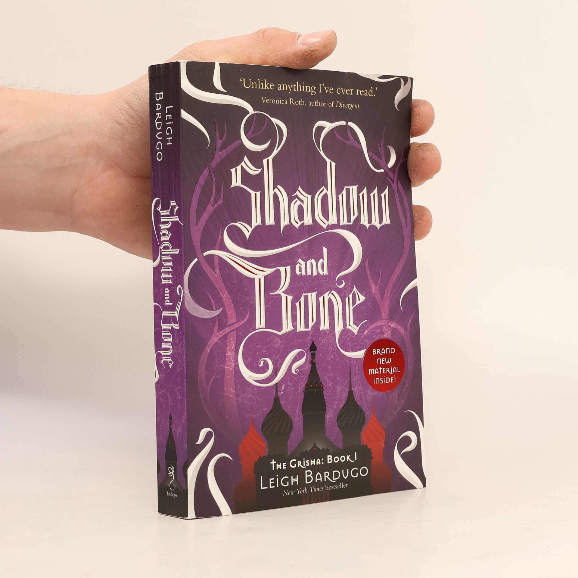 Leigh Bardugo Shadow and bone