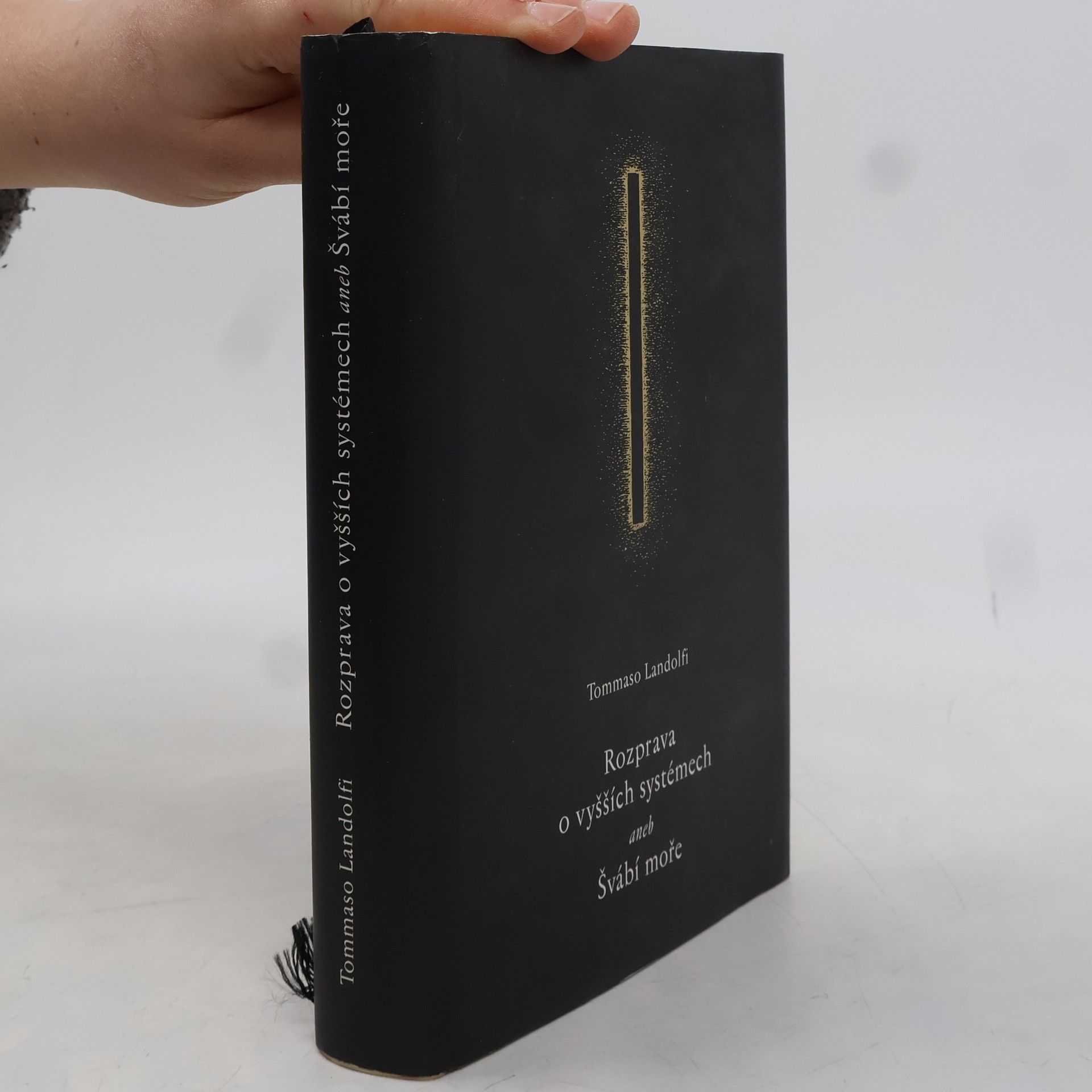Tommaso Landolfi Rozprava o vyšších systémech aneb Švábí moře