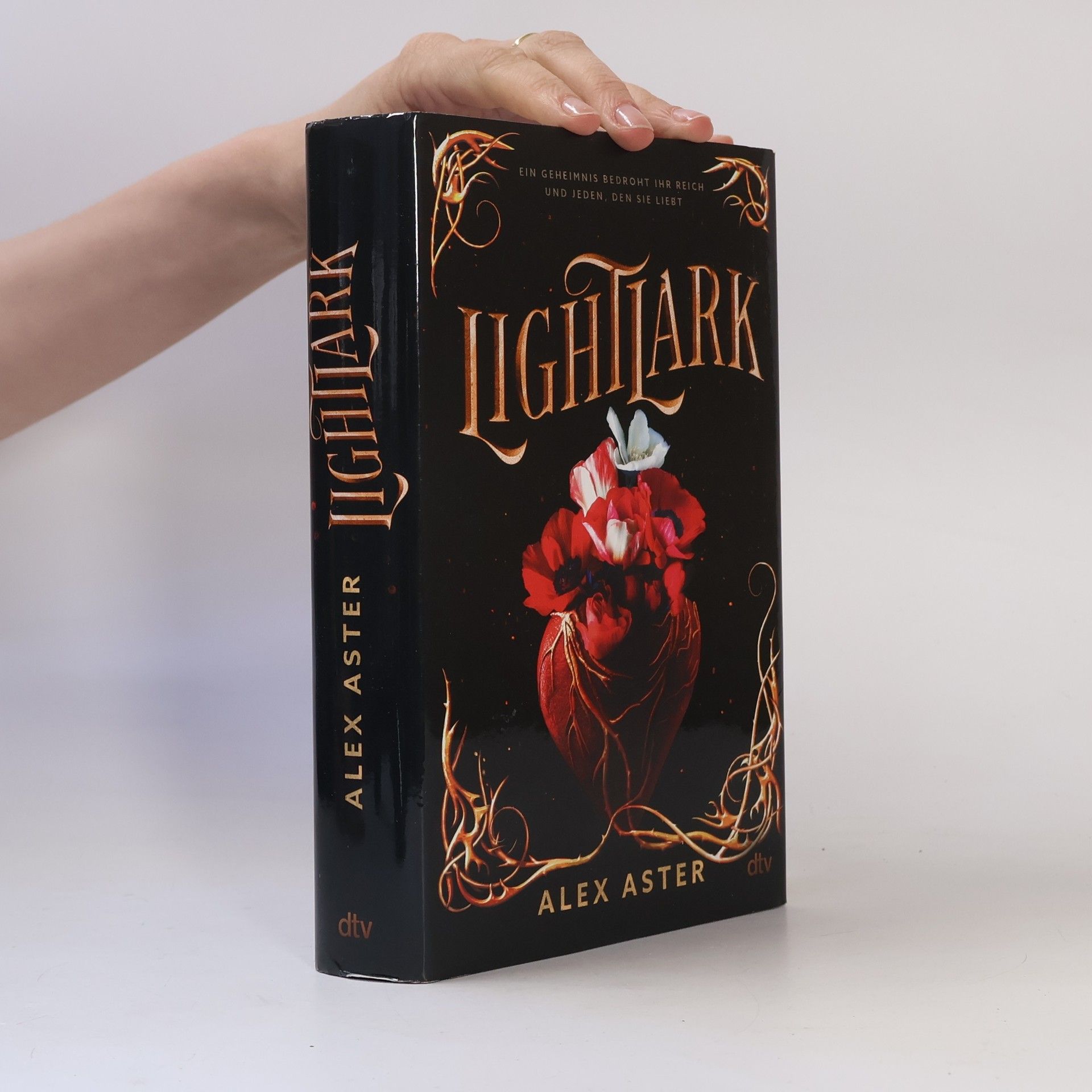 Alex Aster Lightlark