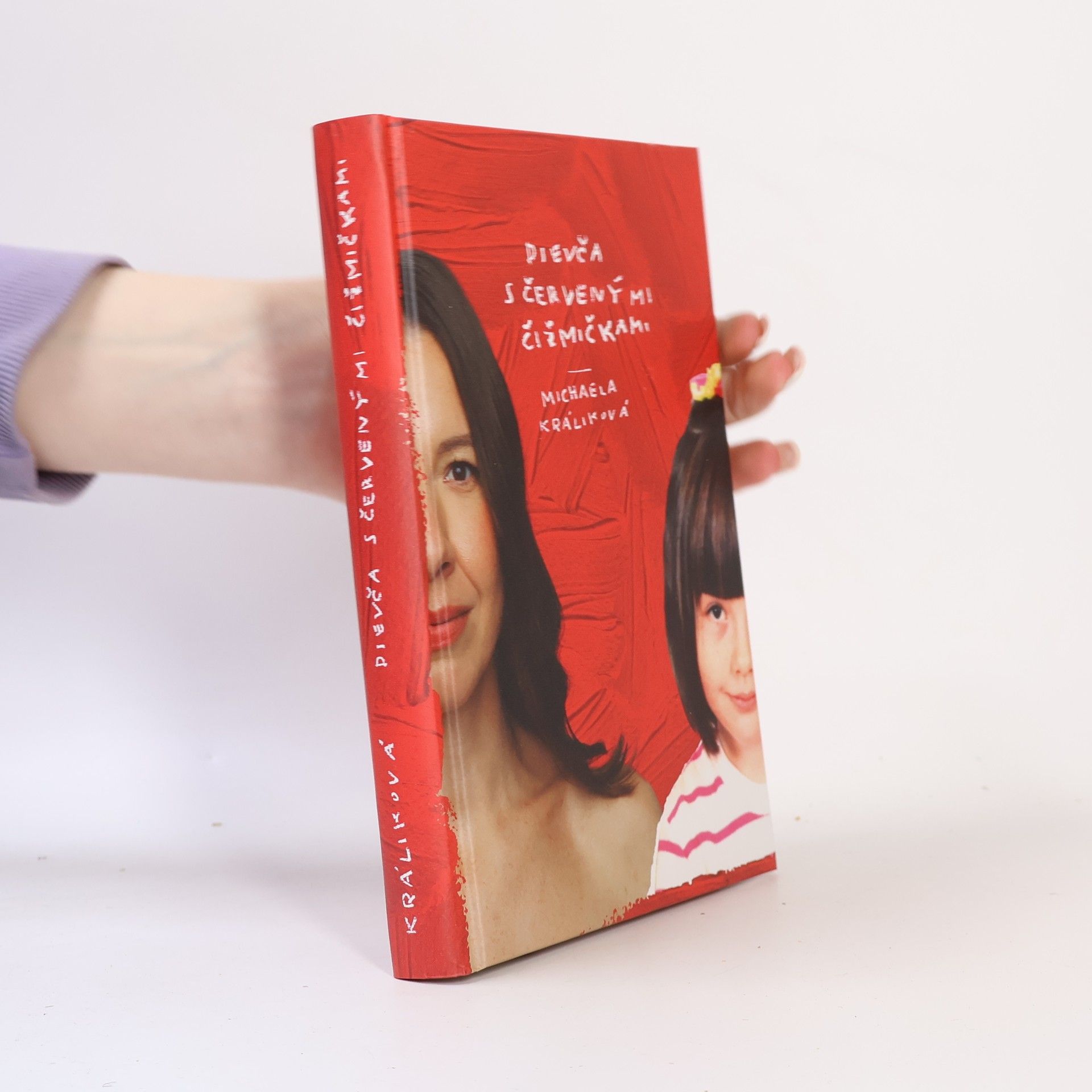 Michaela Králíková Dievča s červenými čižmičkami