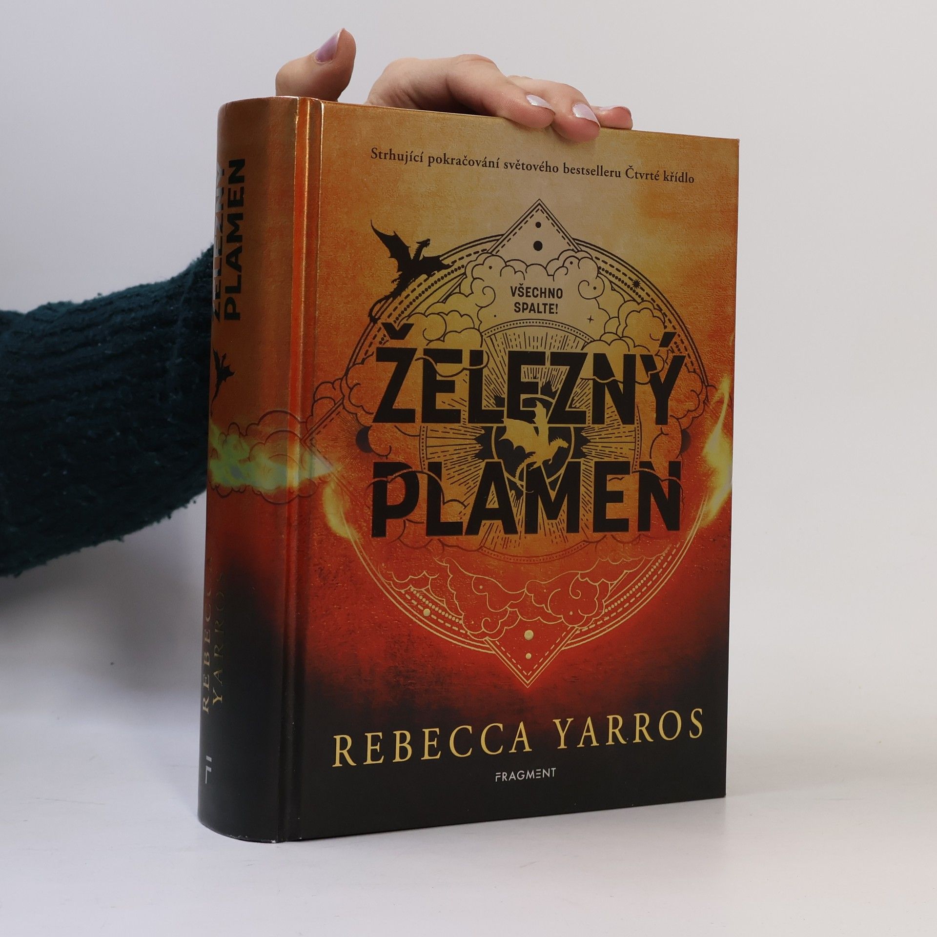Rebecca Yarros Železný plamen