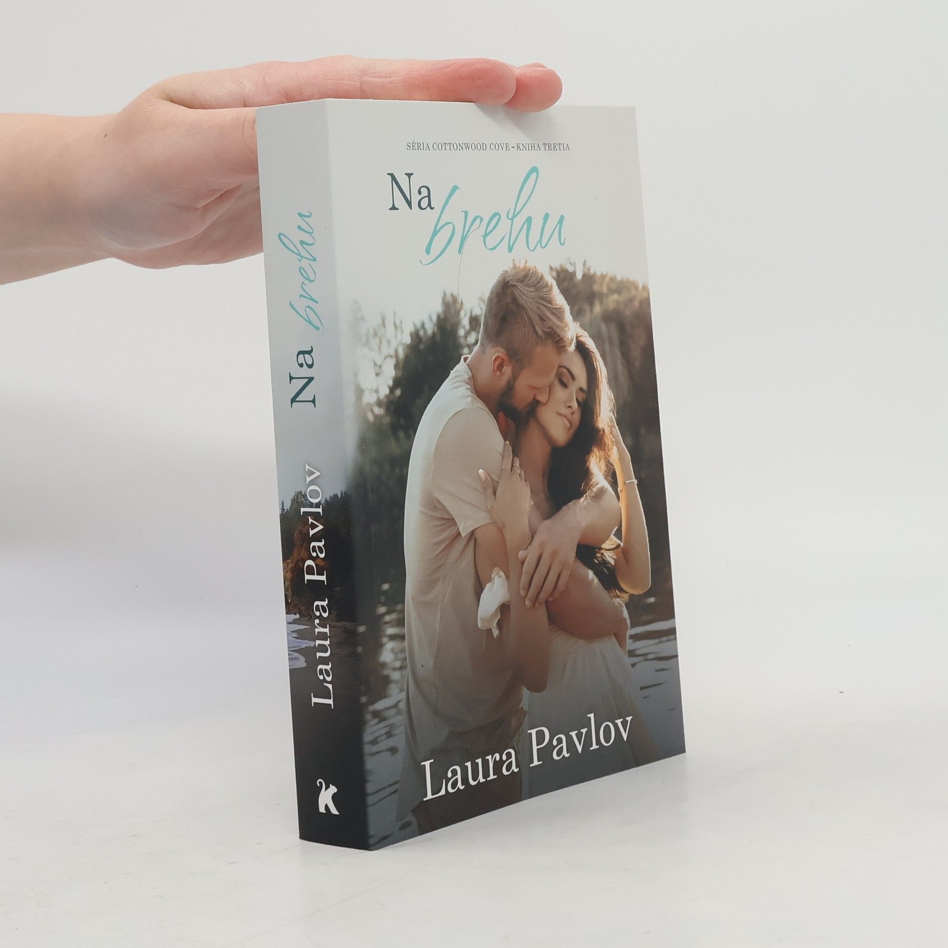 Laura Pavlov Na brehu