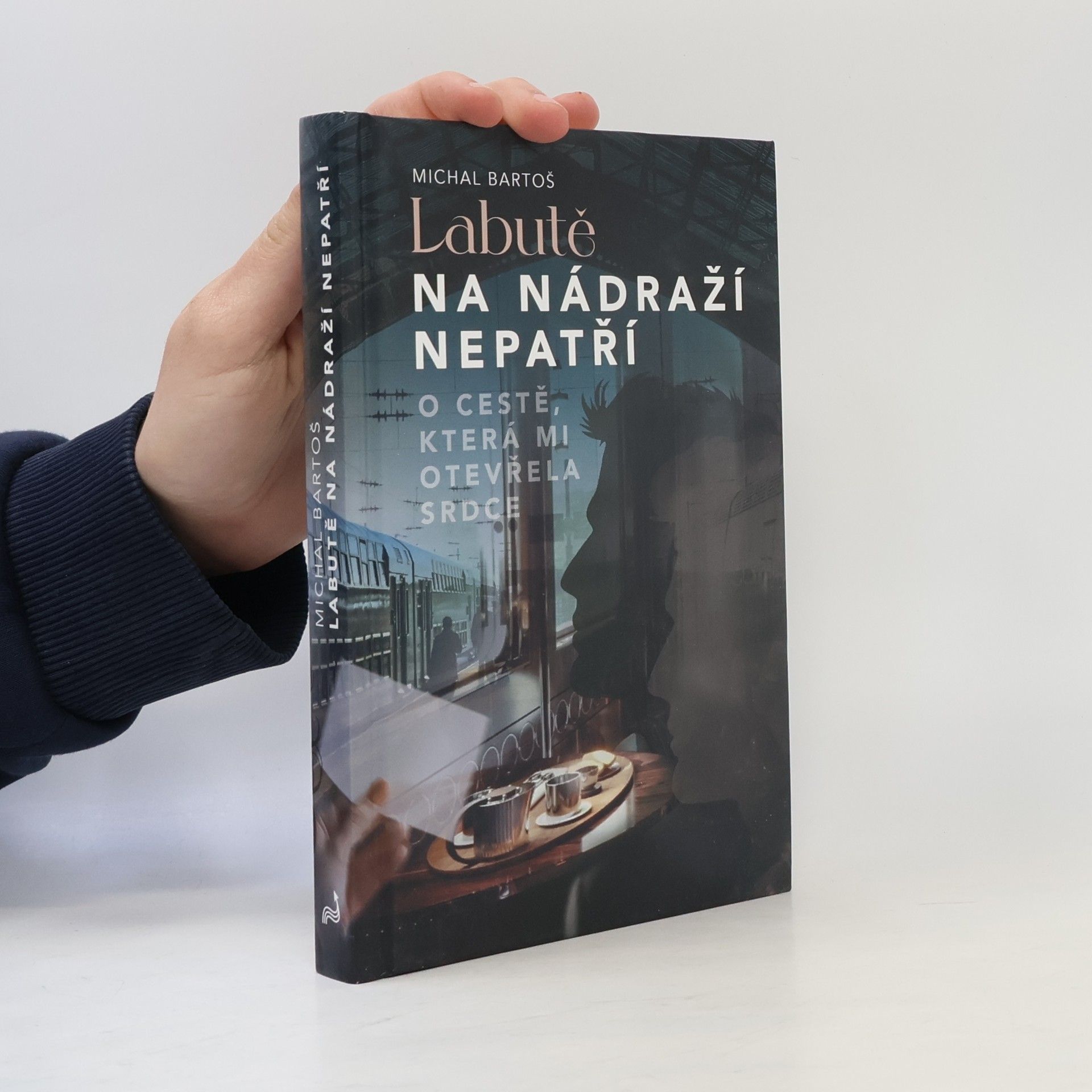 Michal Bartoš Labutě na nádraží nepatří