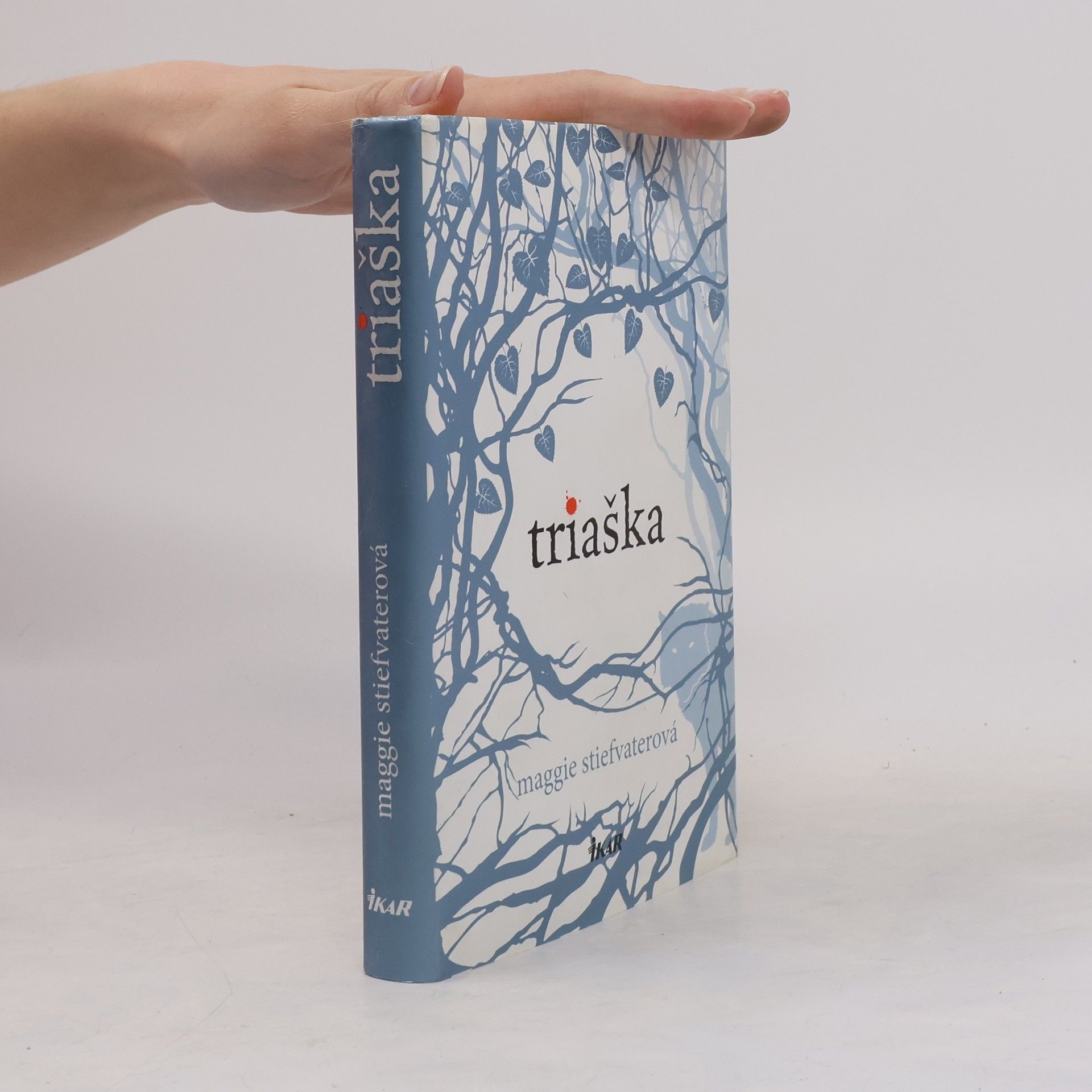 Maggie Stiefvater Triaška