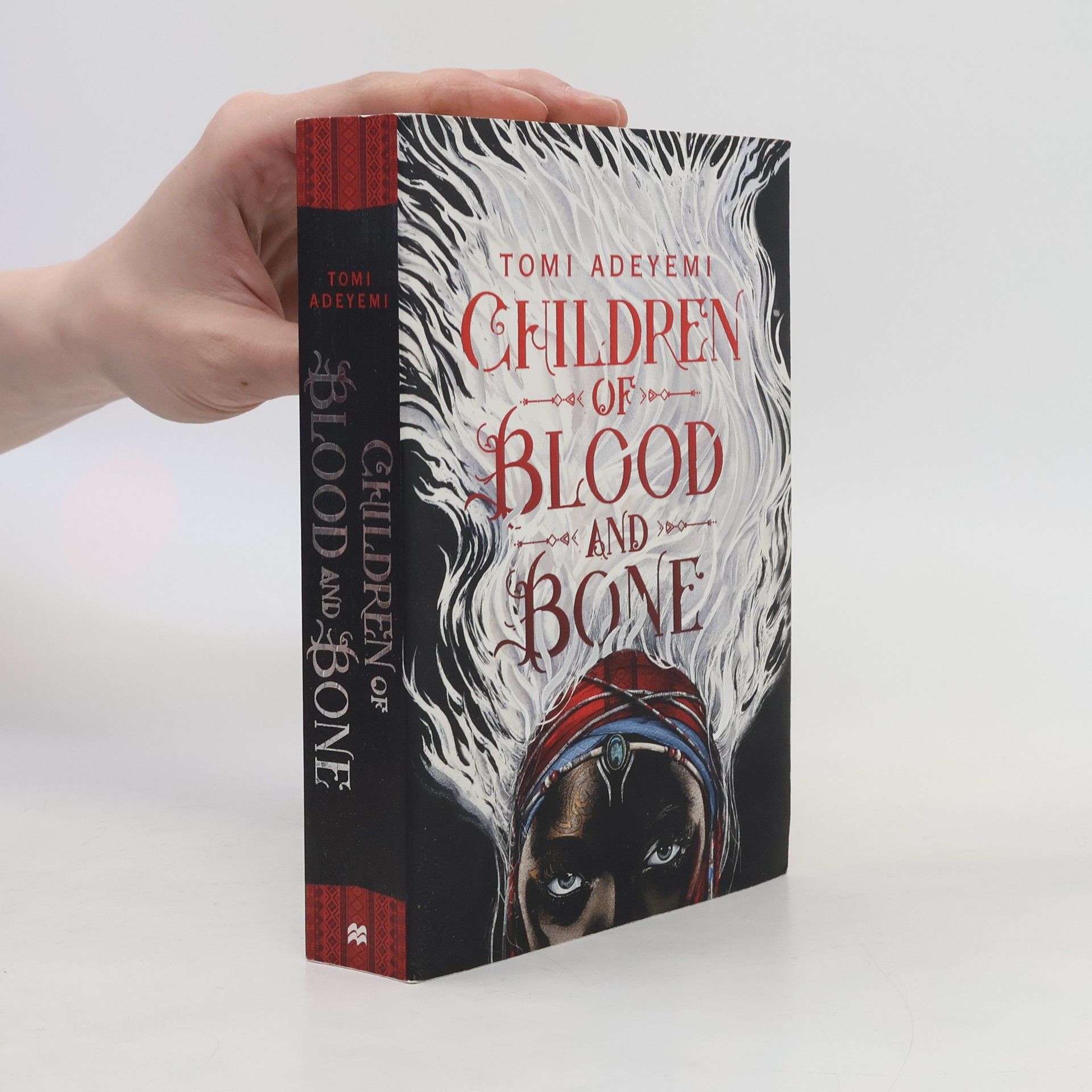 Tomi Adeyemi Children of blood and bone