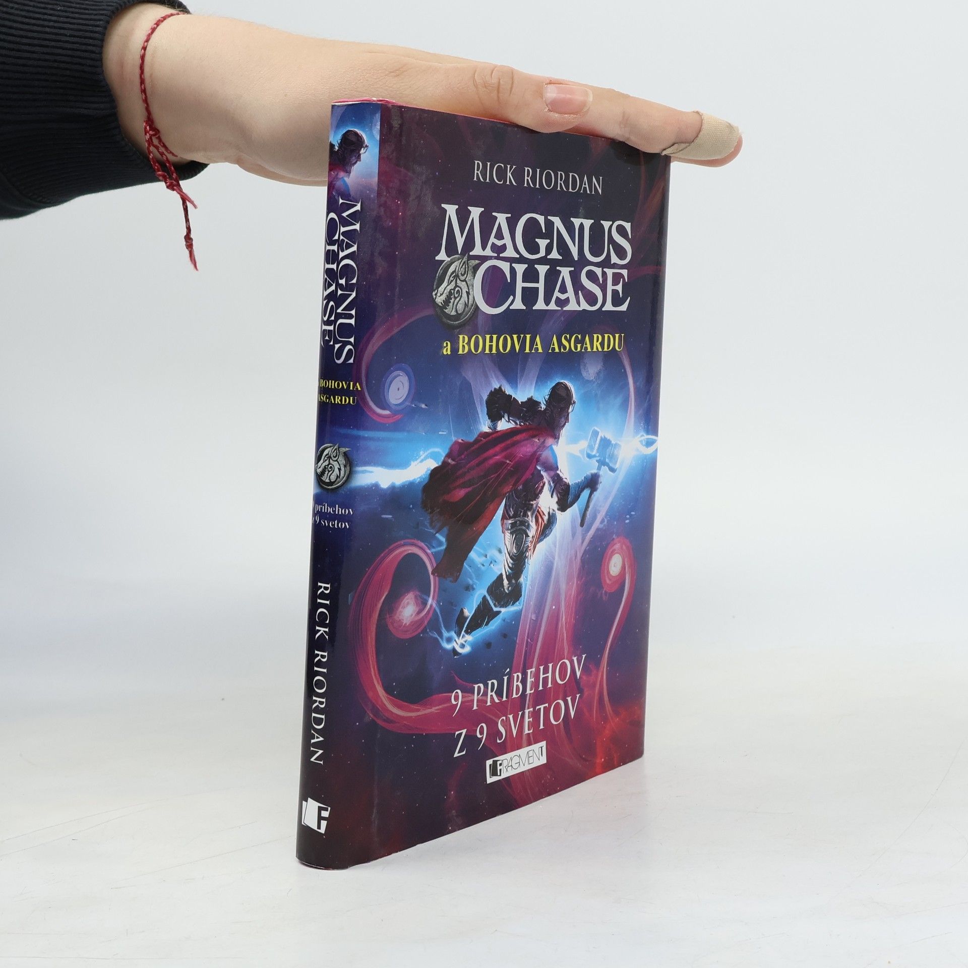 Rick Riordan Magnus Chase a bohovia Asgardu: 9 príbehov z 9 svetov