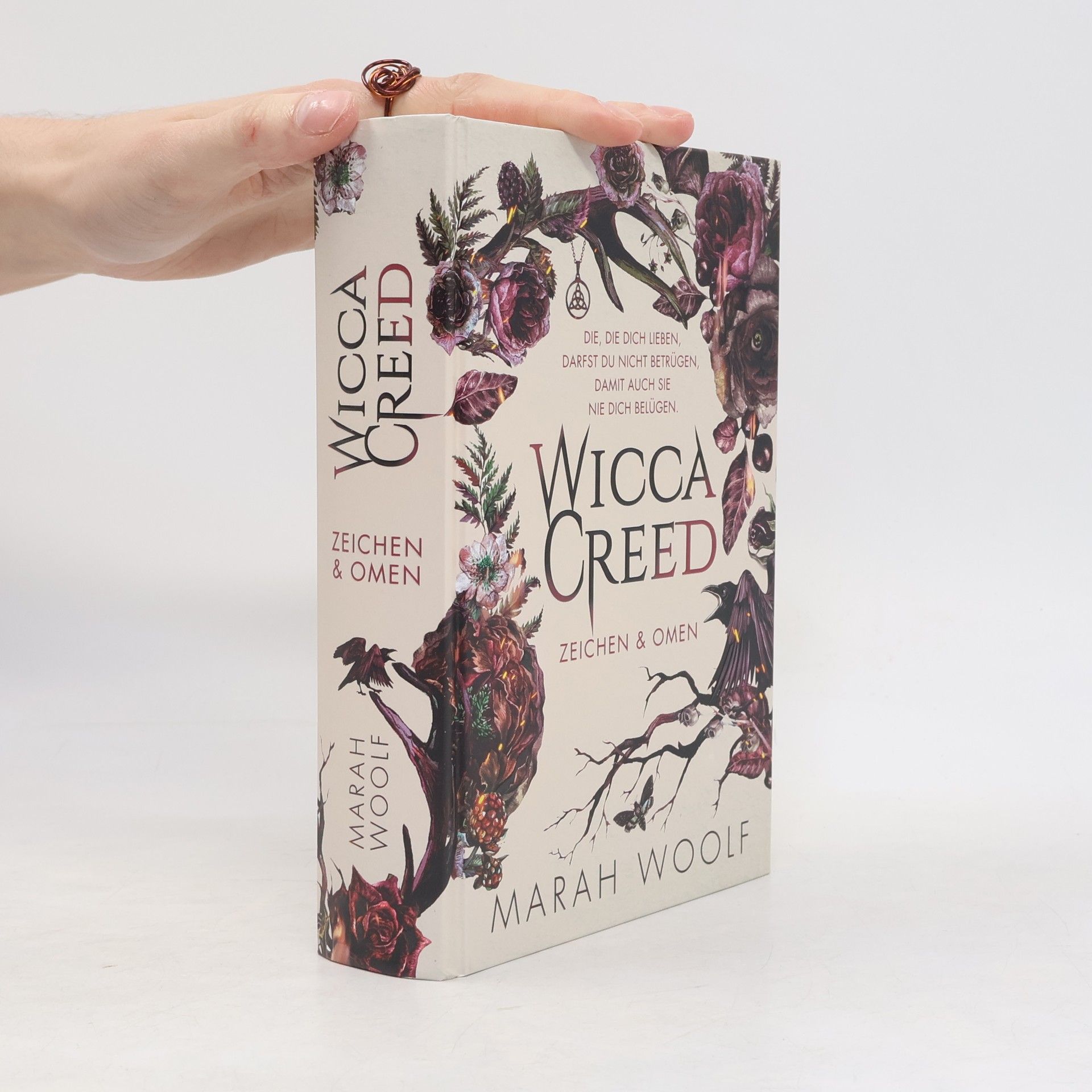 Marah Woolf WiccaCreed. Zeichen & Omen
