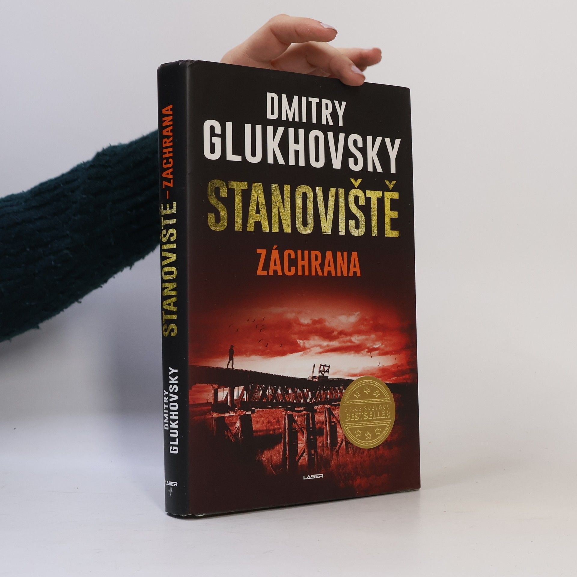 Dmitry Gluchovsky Stanoviště. Záchrana
