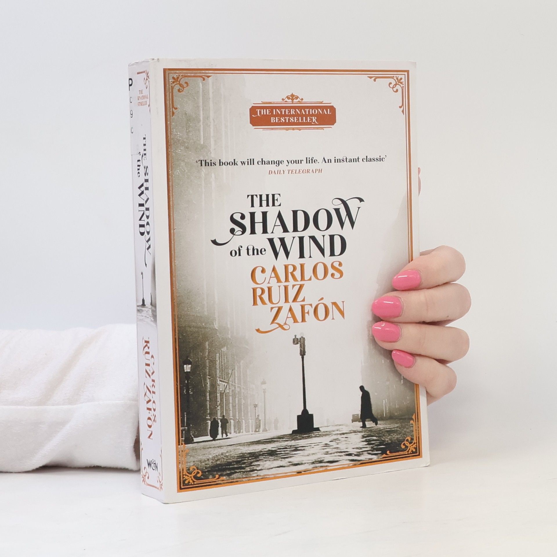 Carlos Ruiz Zafón The shadow of the wind