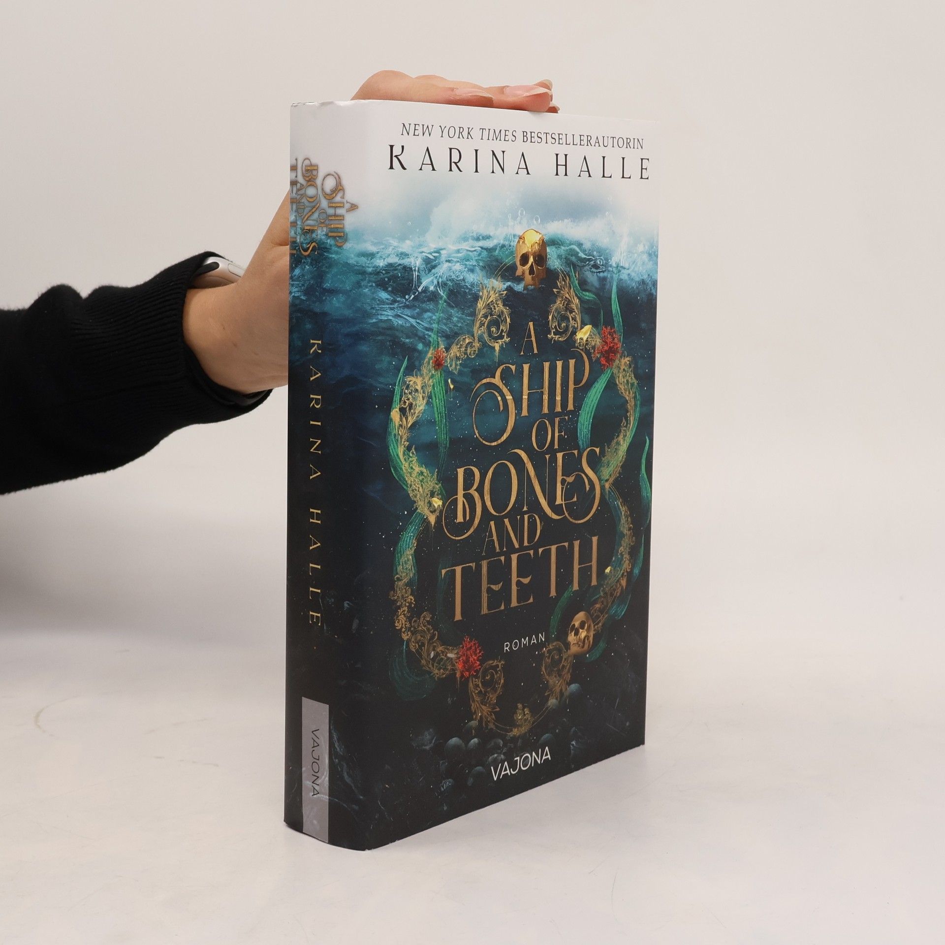 Karina Halle A Ship Of Bones And Teeth