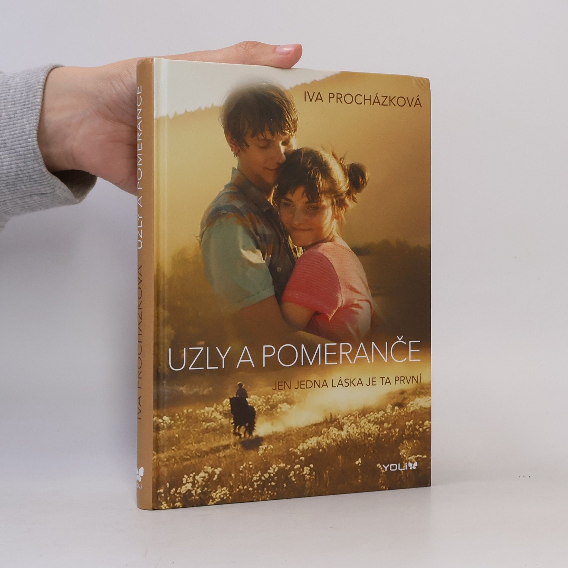 Iva Procházková Uzly a pomeranče