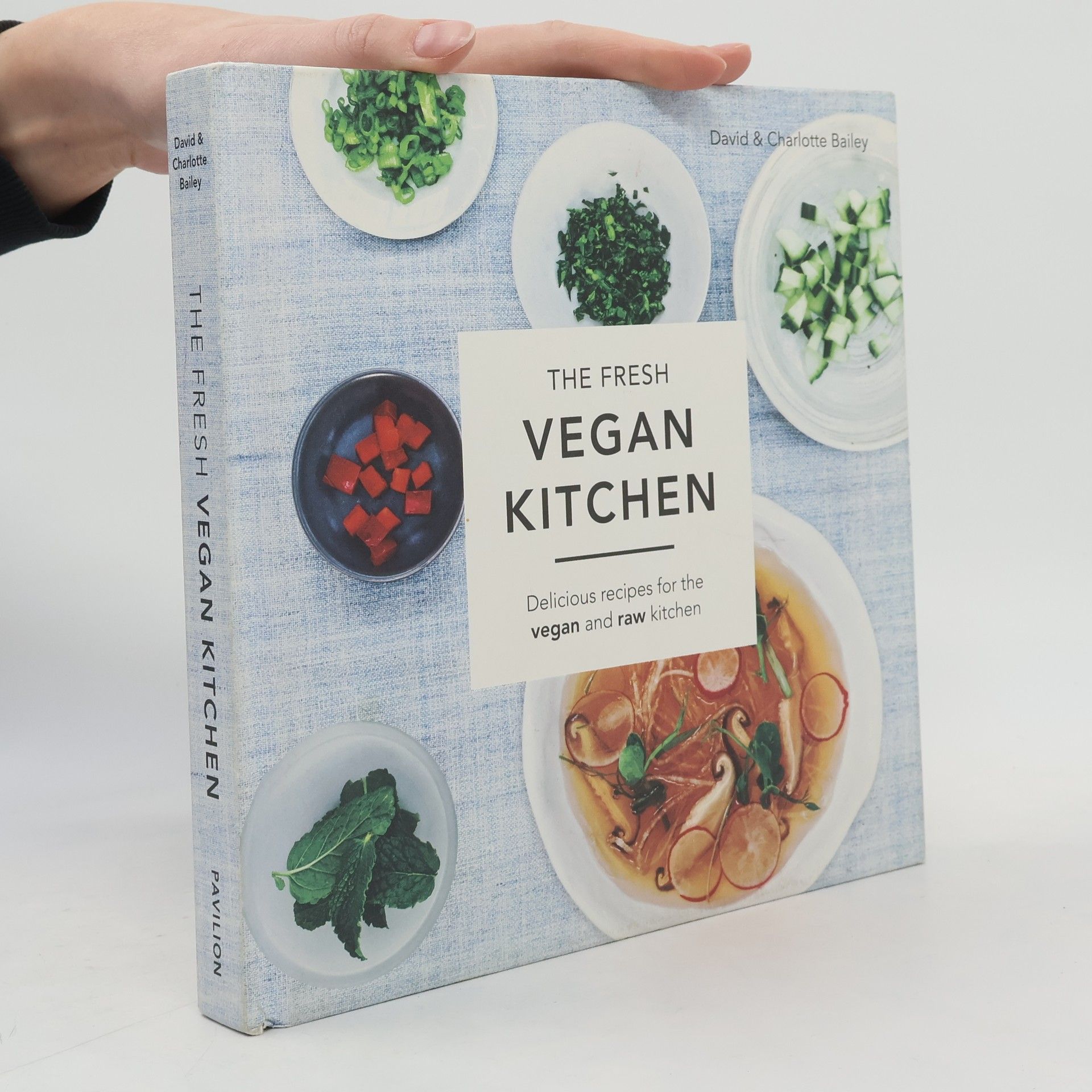 The fresh vegan kitchen. Delicious recipes for the vegan and raw kitchen
