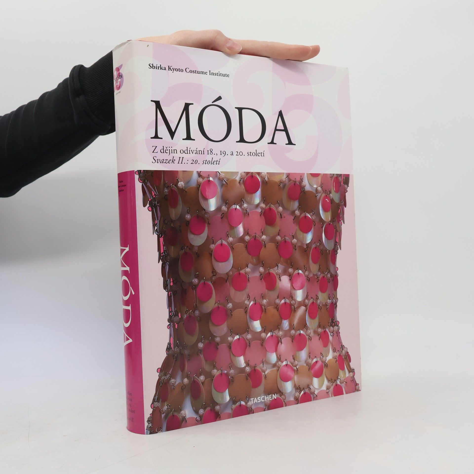 Autores varios Móda. Z dějin odívání 18., 19. a 20. století. Svazek II. 20. století