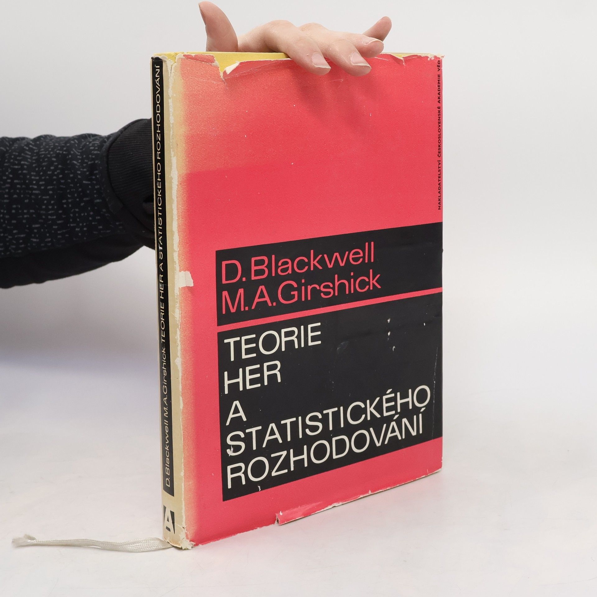 M. A. Girshick Teorie her a statistického rozhodování