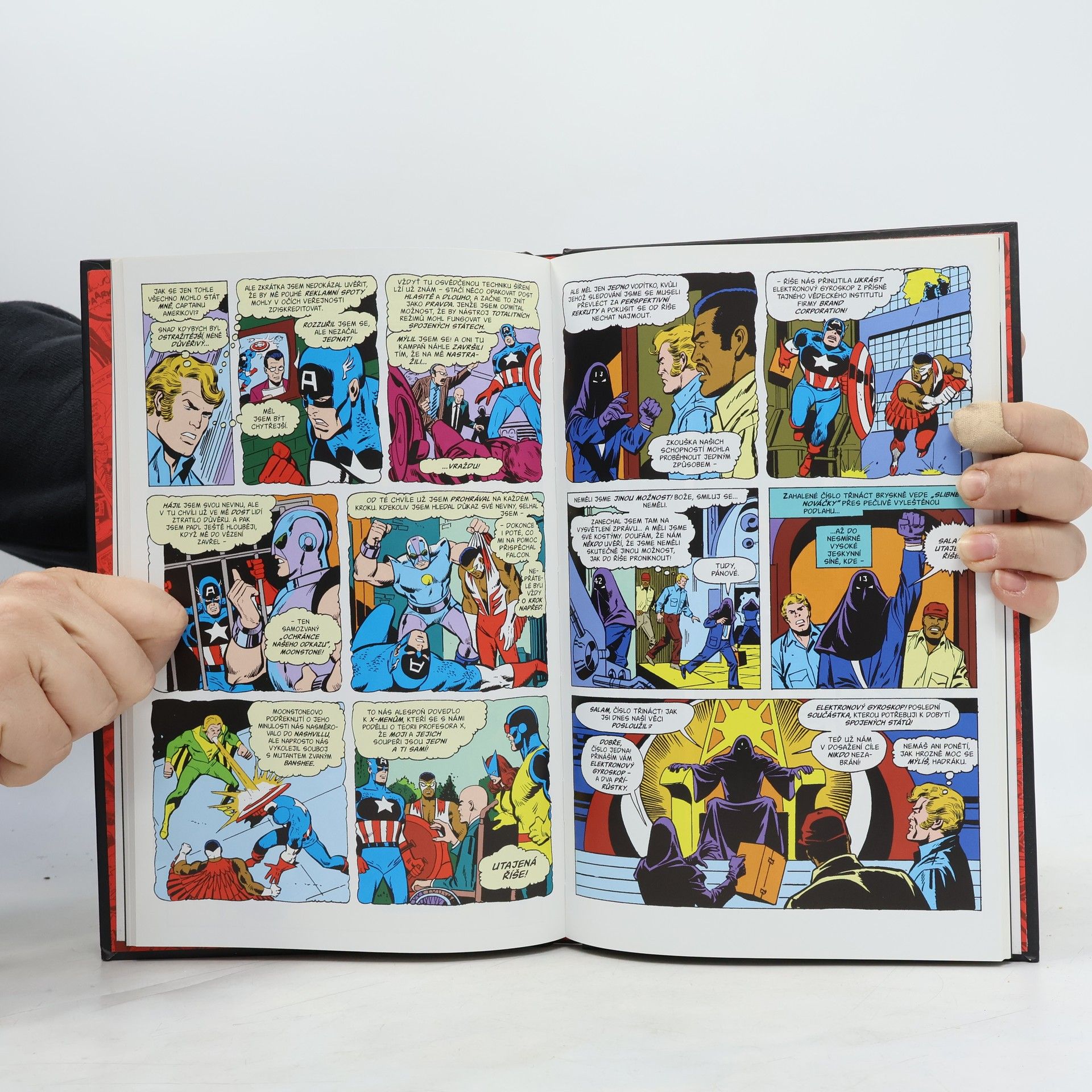 Kolektív autorov Ultimátní komiksový komplet Marvel 112. Captain America a Falcon. Utajená říše