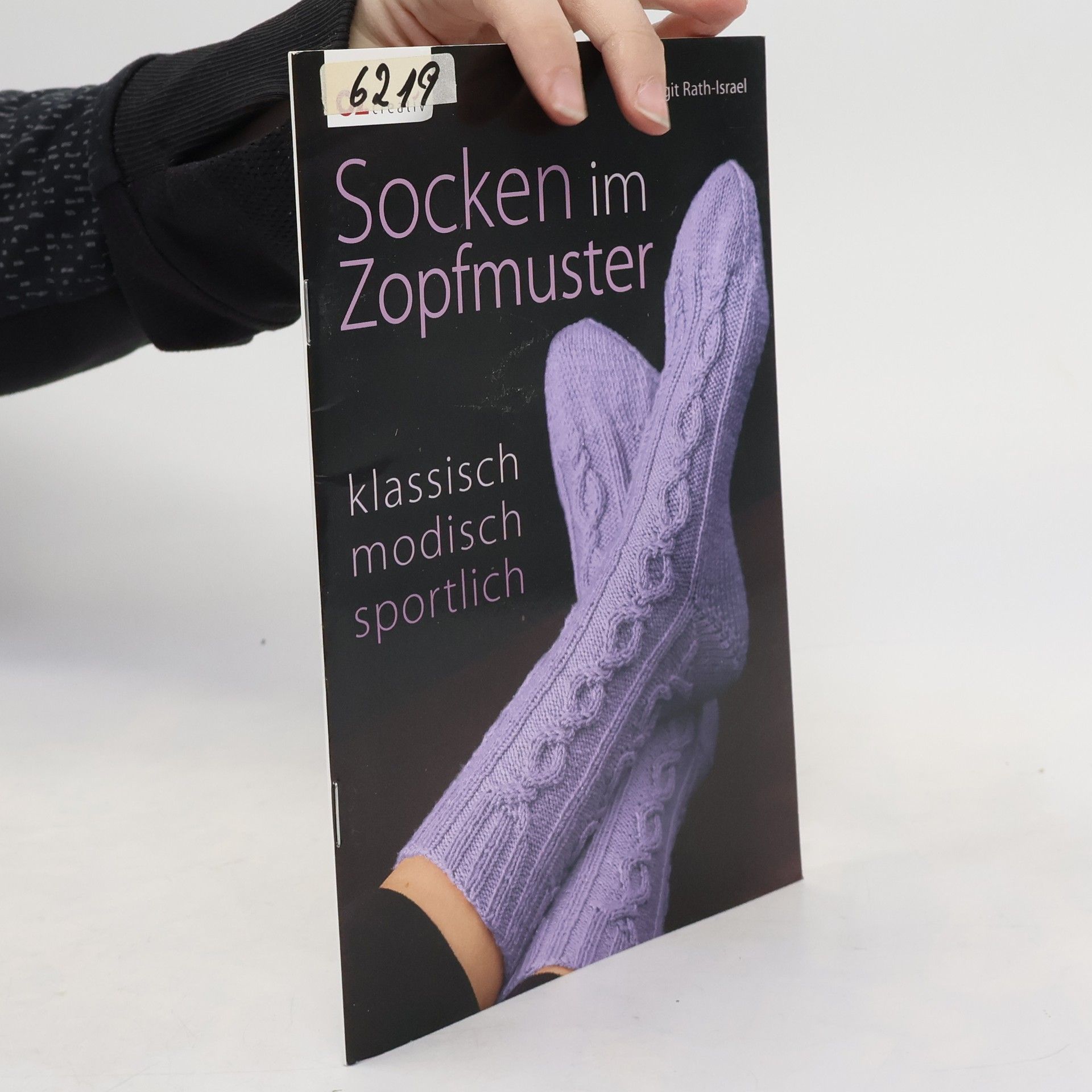 Birgit Rath-Israel Socken im Zopfmuster