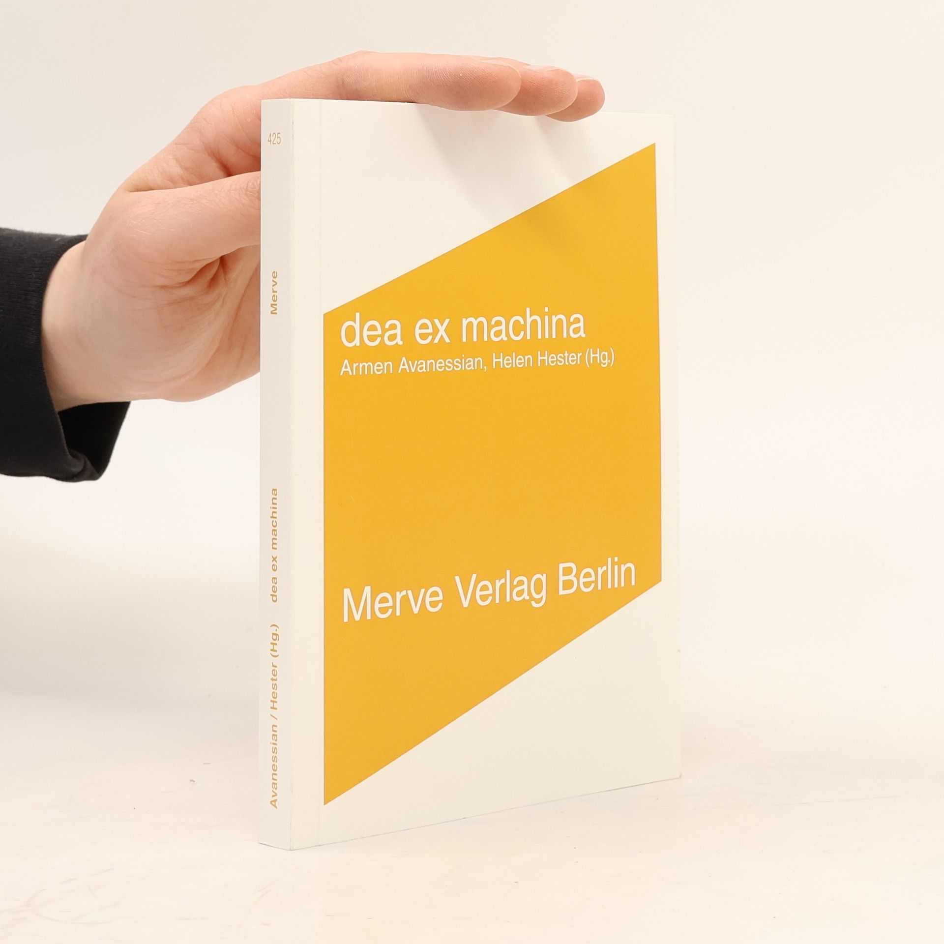 Raluca Voinea Dea ex machina