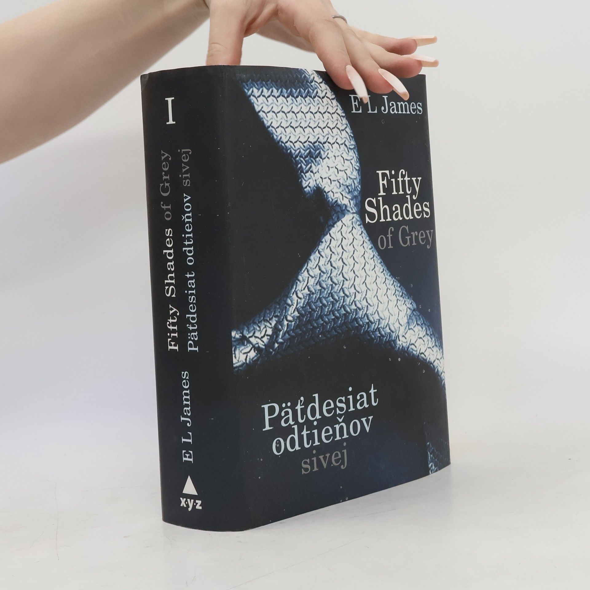 E L James Päťdesiat odtieňov sivej