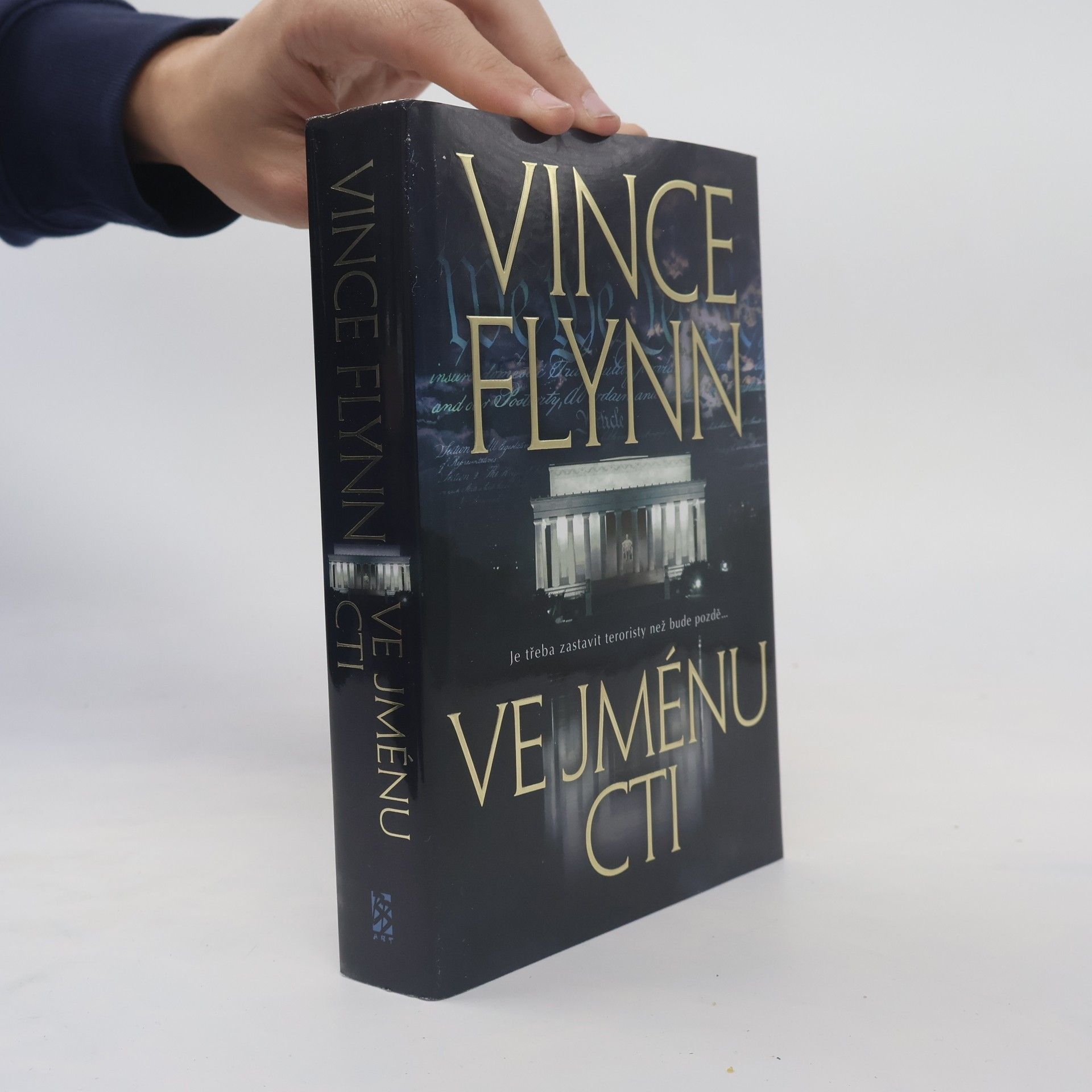 Vince Flynn Ve jménu cti