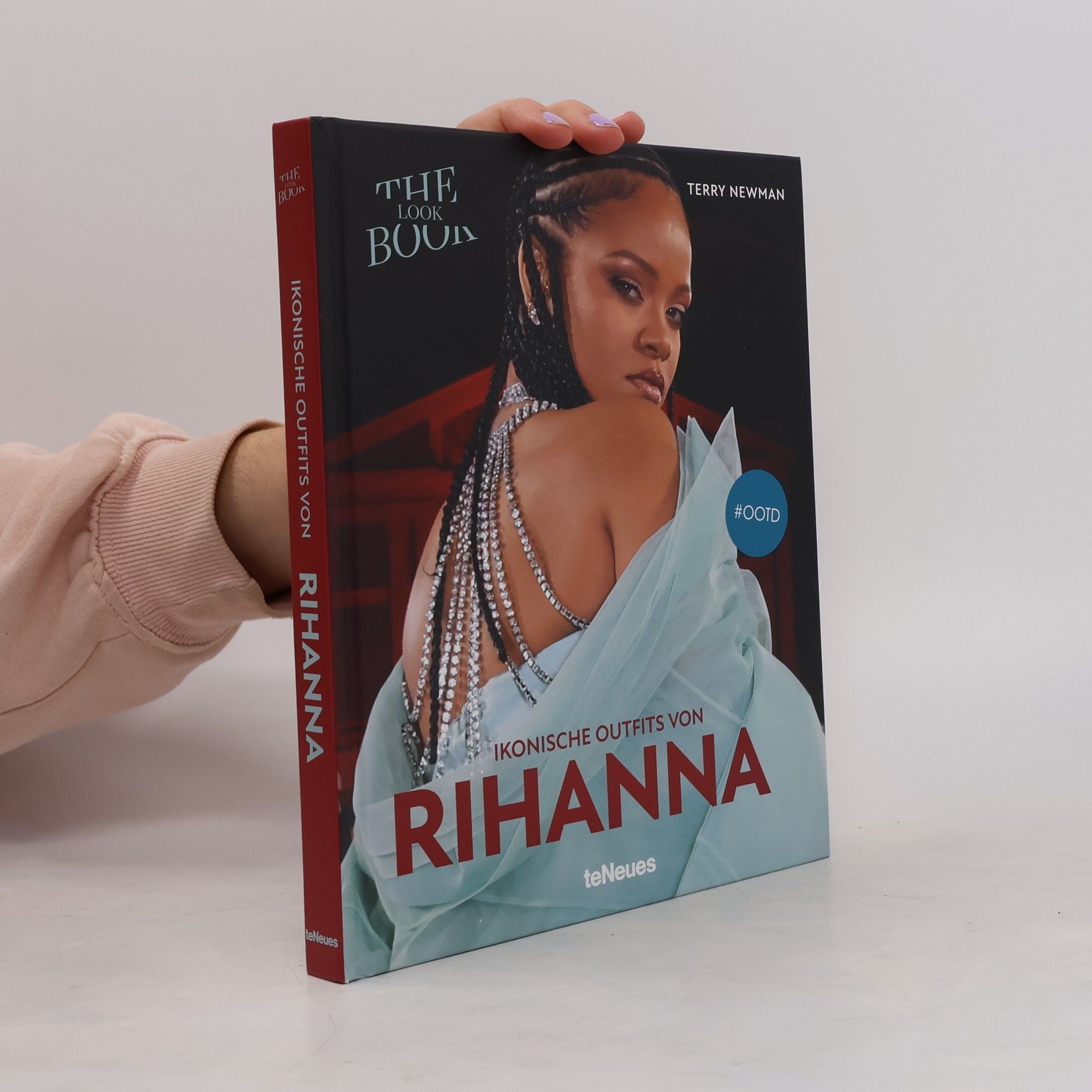 Terry Newman Ikonische Outfits von Rihanna