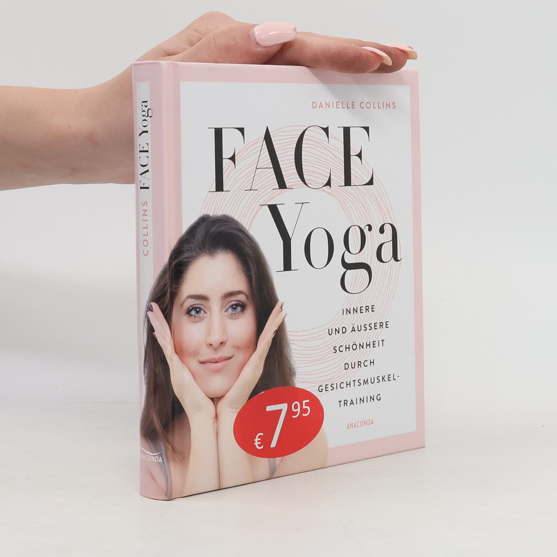 Danielle Collins Face Yoga