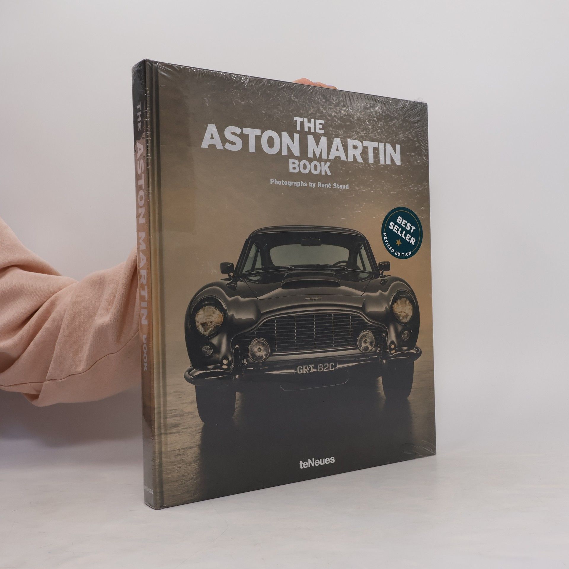 René Staud The Aston Martin Book. Revised Edition