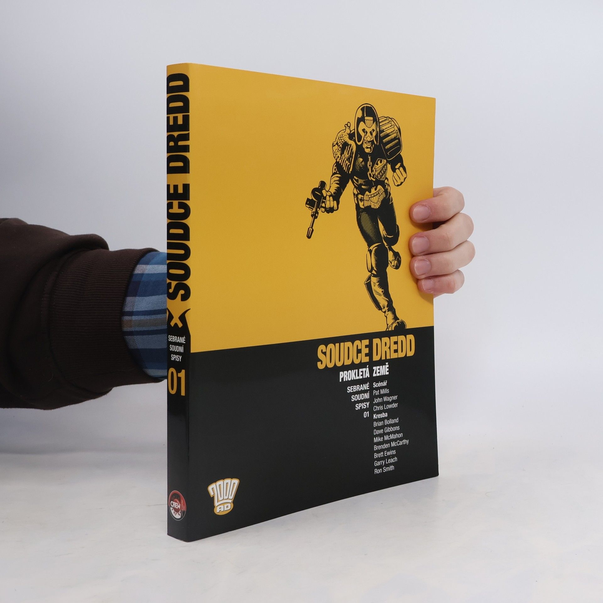 Chris Lowder Soudce Dredd: Sebrané soudní spisy 01 - Prokletá země