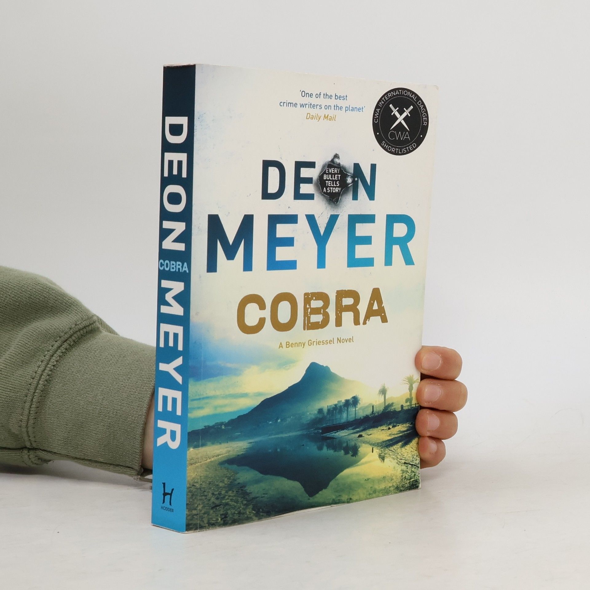 Deon Meyer Cobra, English edition