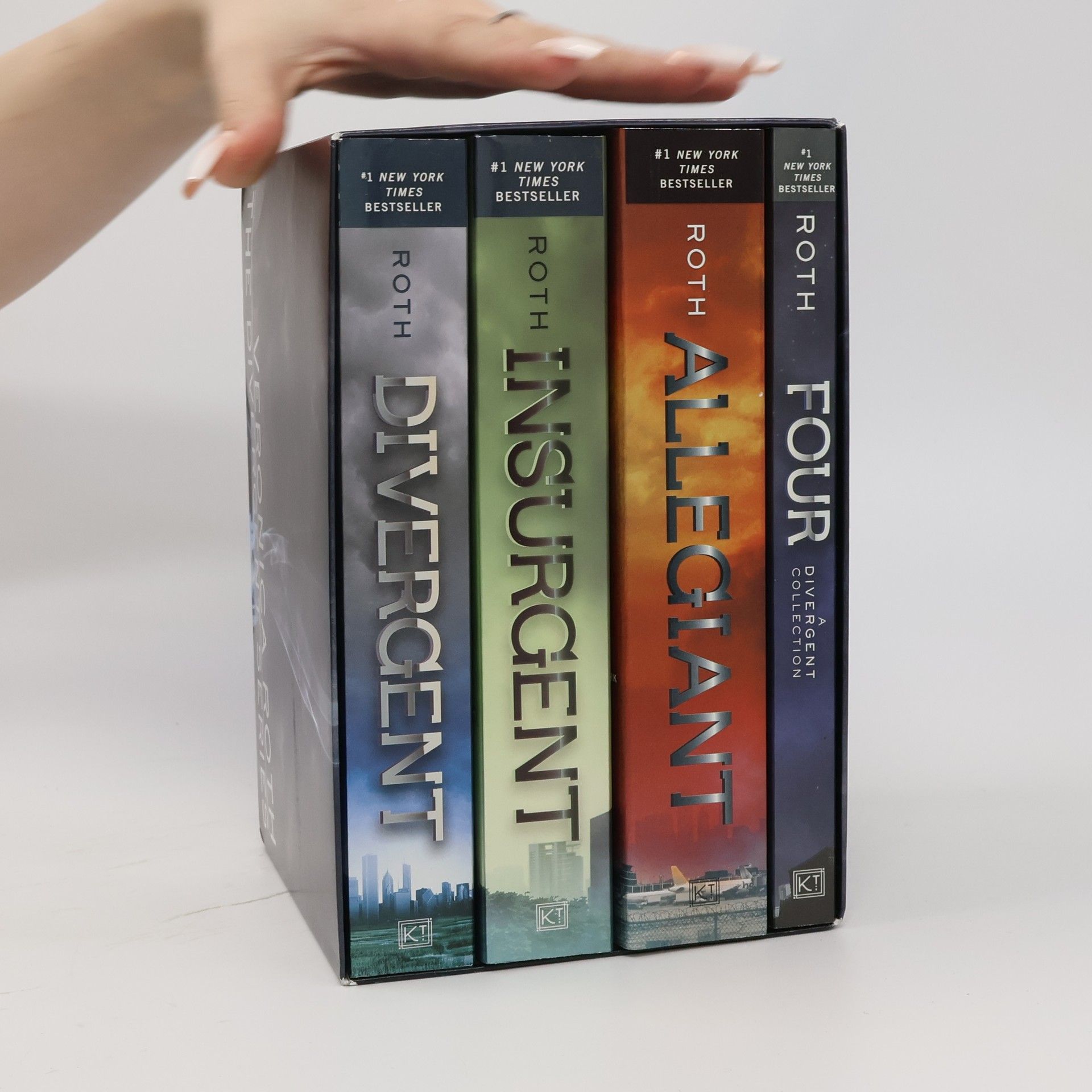 Veronica Roth Divergent Series Ultimate Paperback Box Set, 4 Volumes