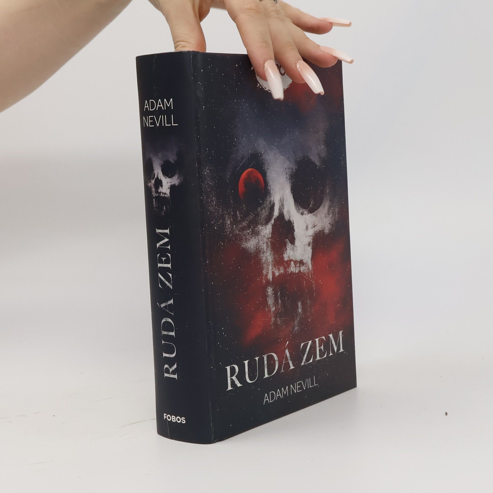 Adam Nevill Rudá zem