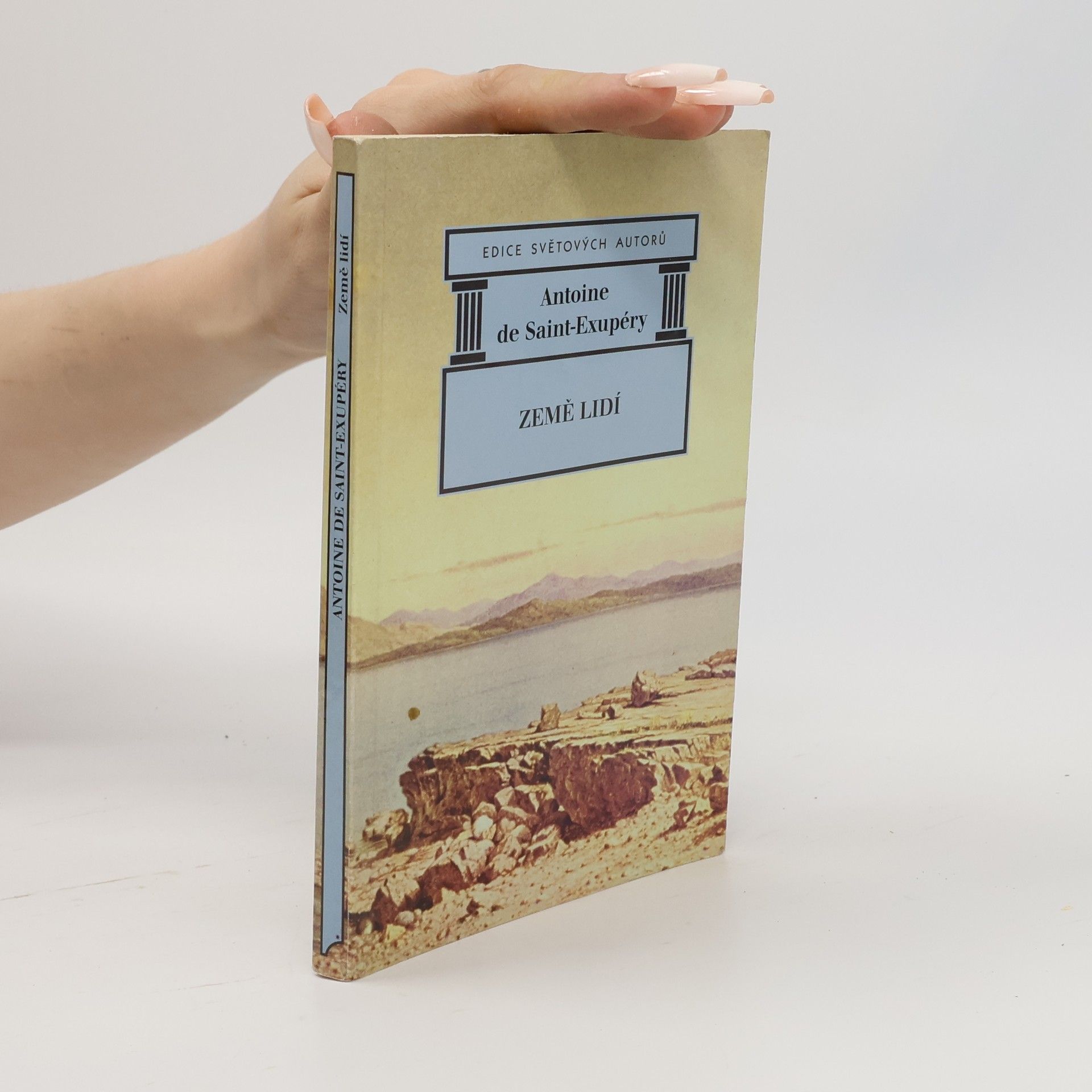 Antoine de Saint-Exupéry Země lidí