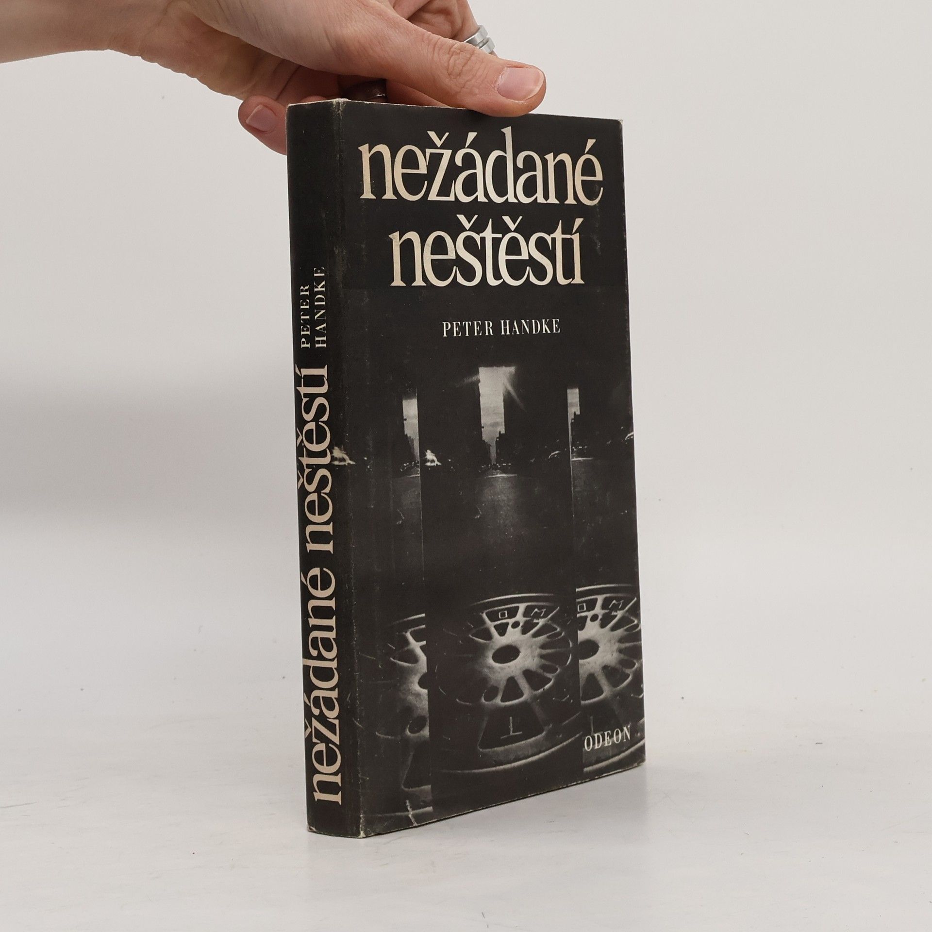 Peter Handke Nežádané neštěstí