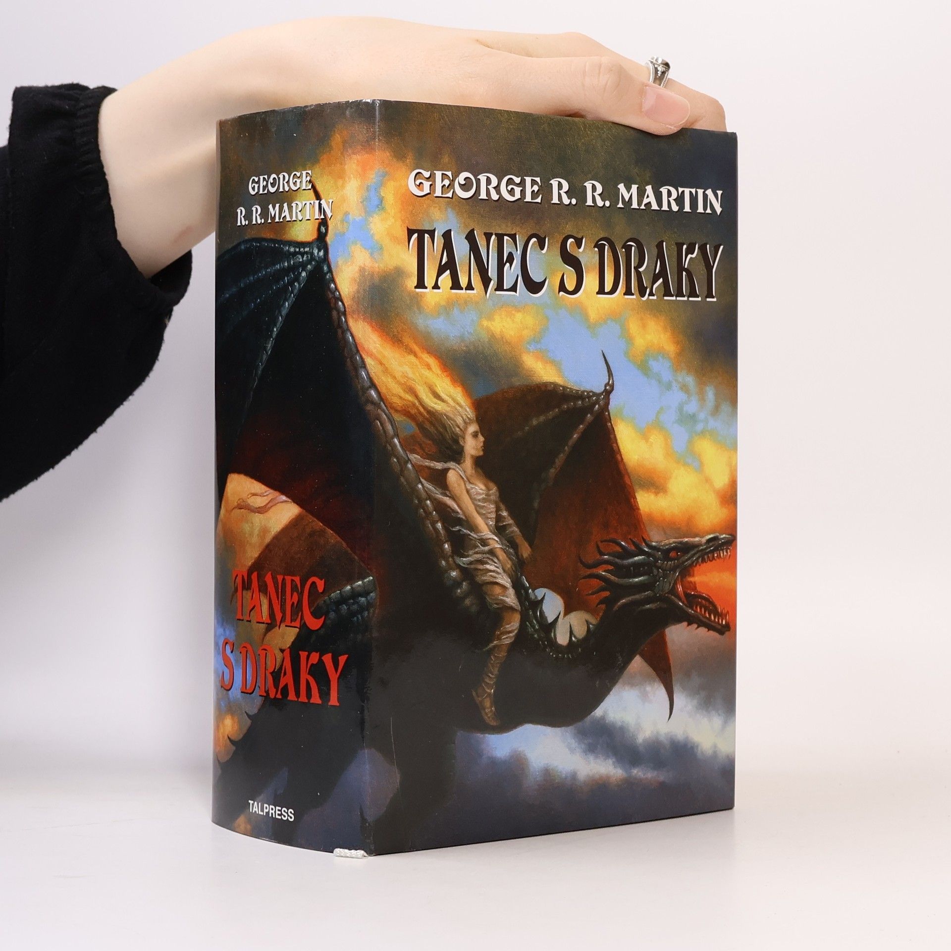George R. R. Martin Tanec s draky