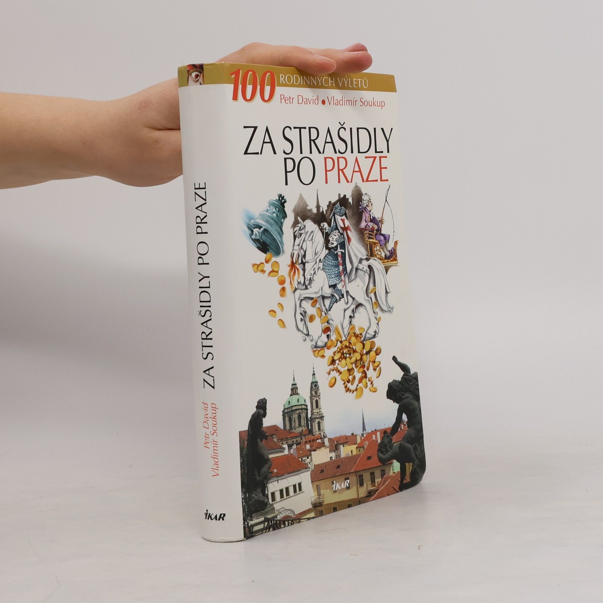 Petr David Za strašidly po Praze