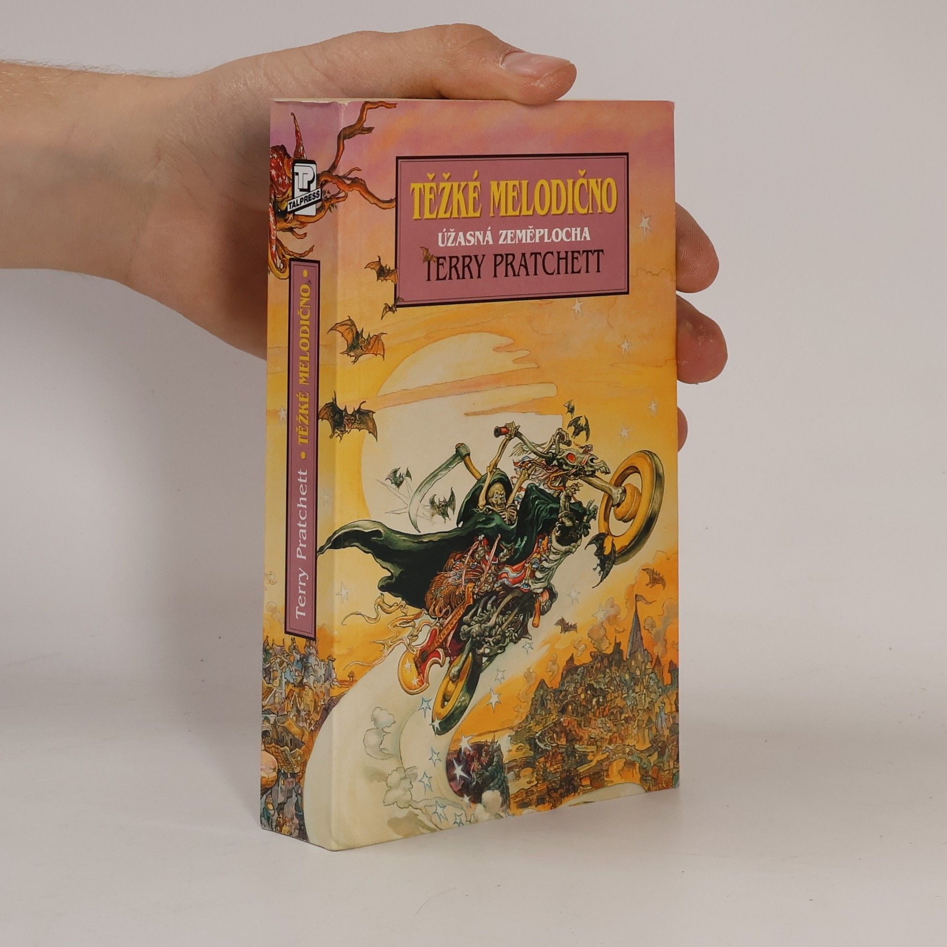 Terry Pratchett Těžké melodično