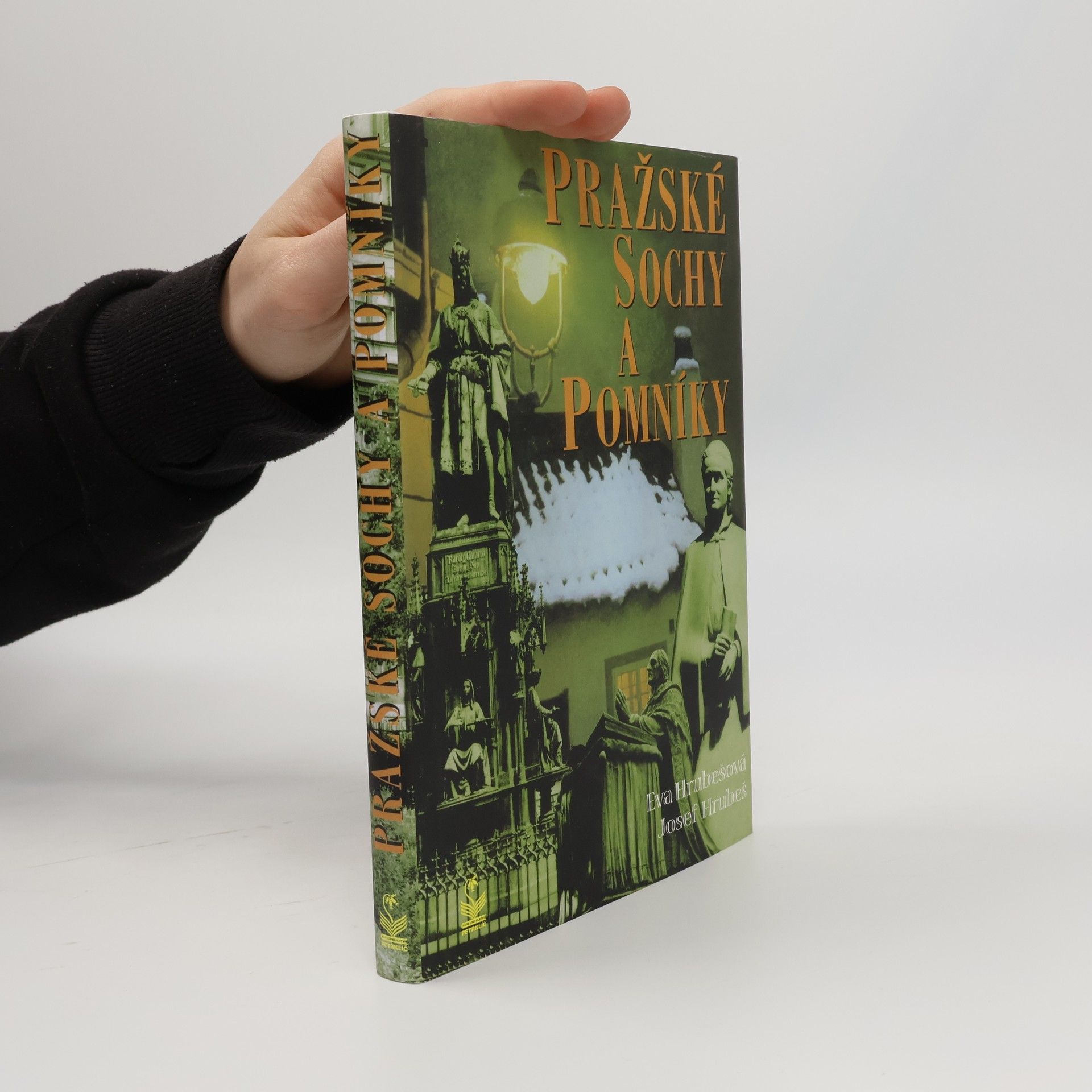 Pražské sochy a pomníky