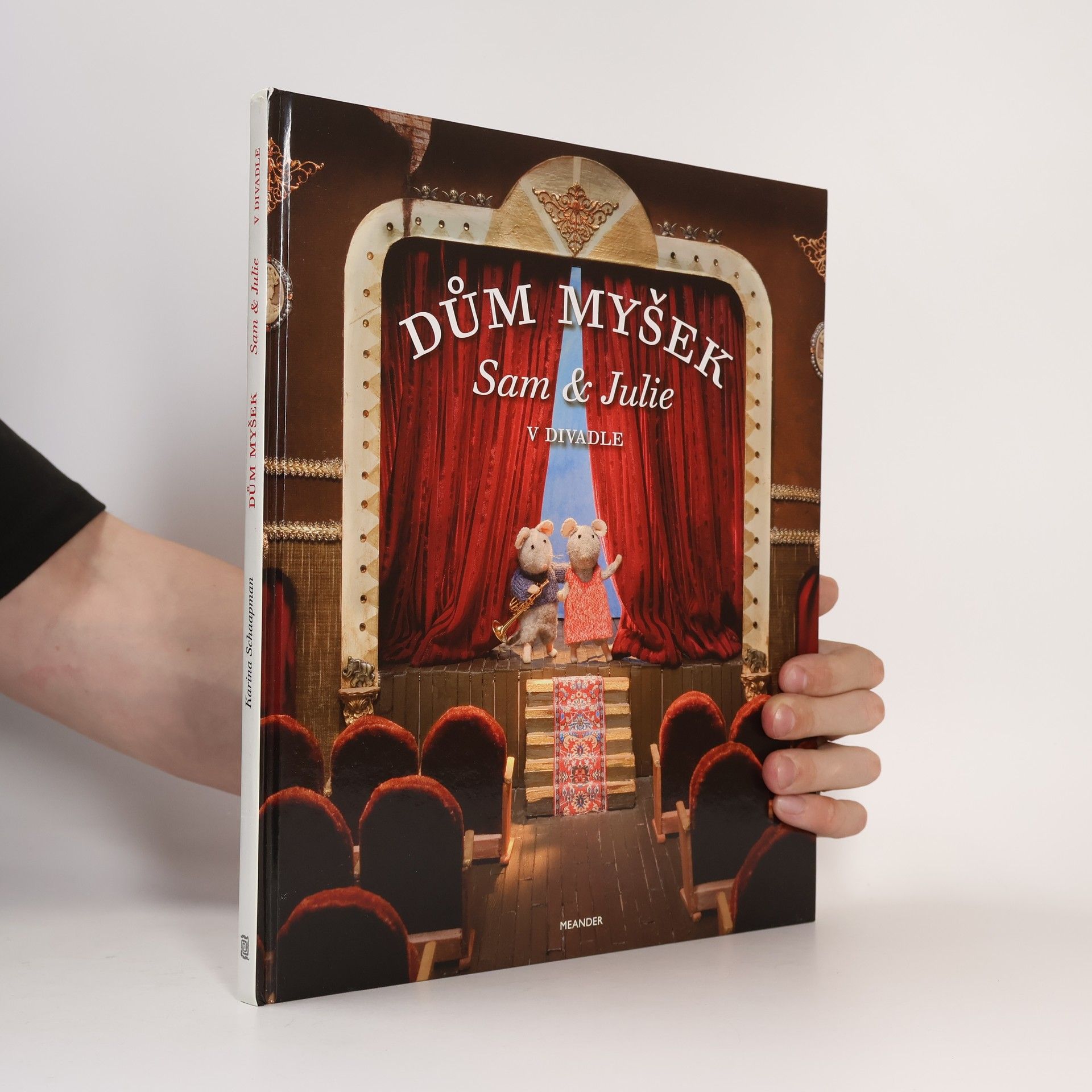 Dům myšek. Sam & Julie v divadle