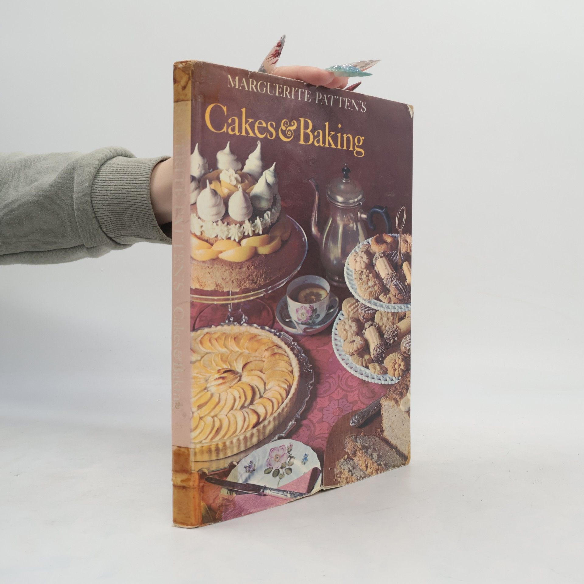 Marguerite Patten Cakes and Baking