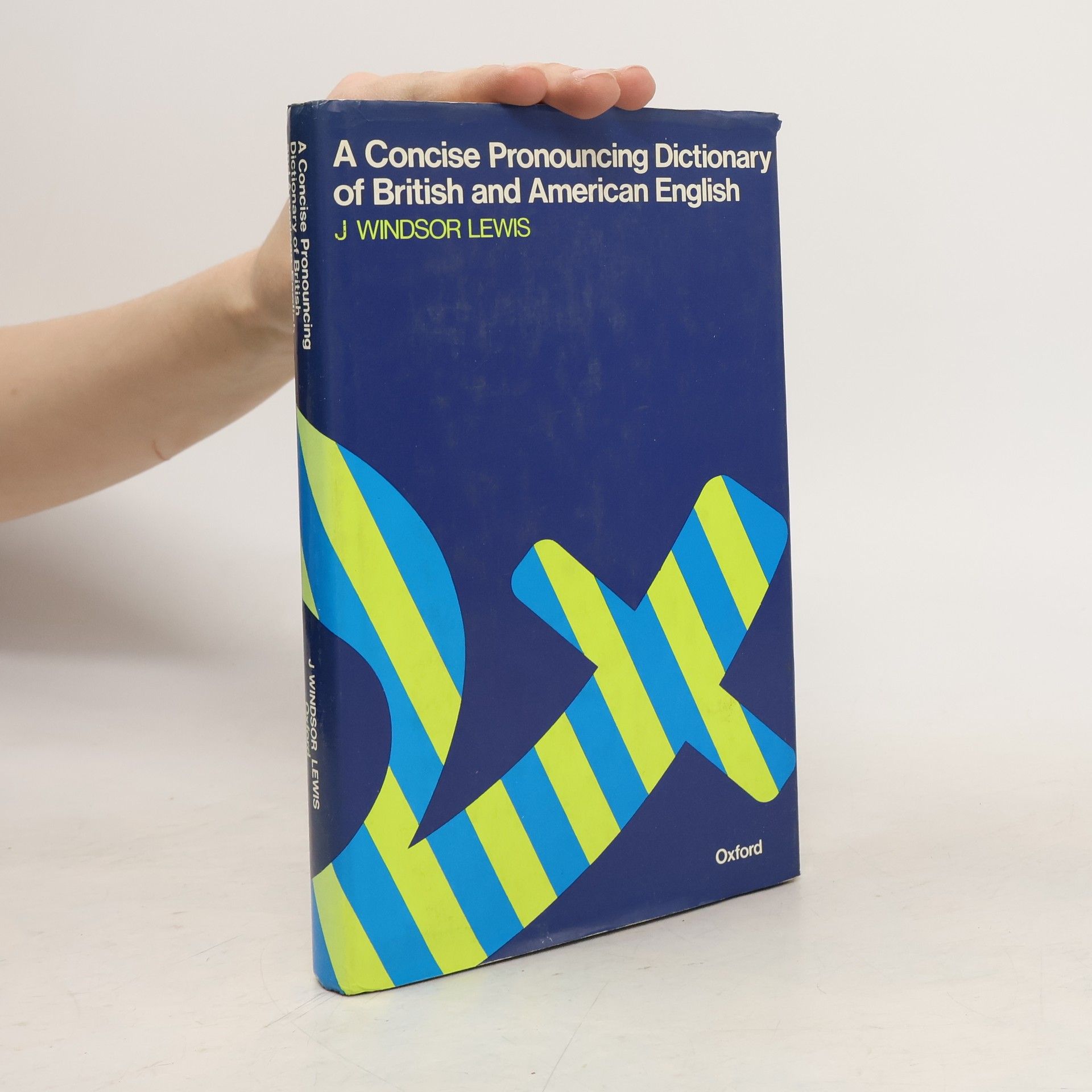 J. Windsor Lewis A Concise Pronouncing Dictionary of British and American English