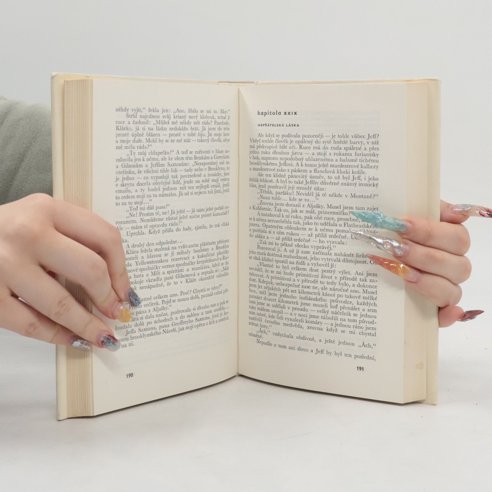 Sinclair Lewis Vzduch zdarma. Člověk, který znal prezidenta. Motýli ve světle obloukovek