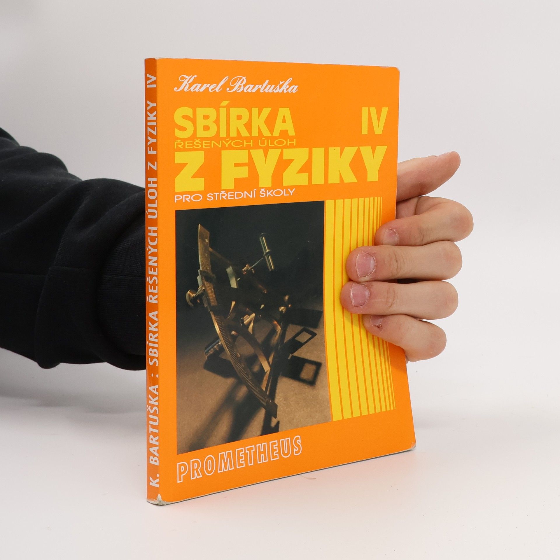 Sbírka řešených úloh z fyziky pro střední školy. 4. díl. Optika, fyzika mikrosvěta, speciální teorie relativity, astrofyzika